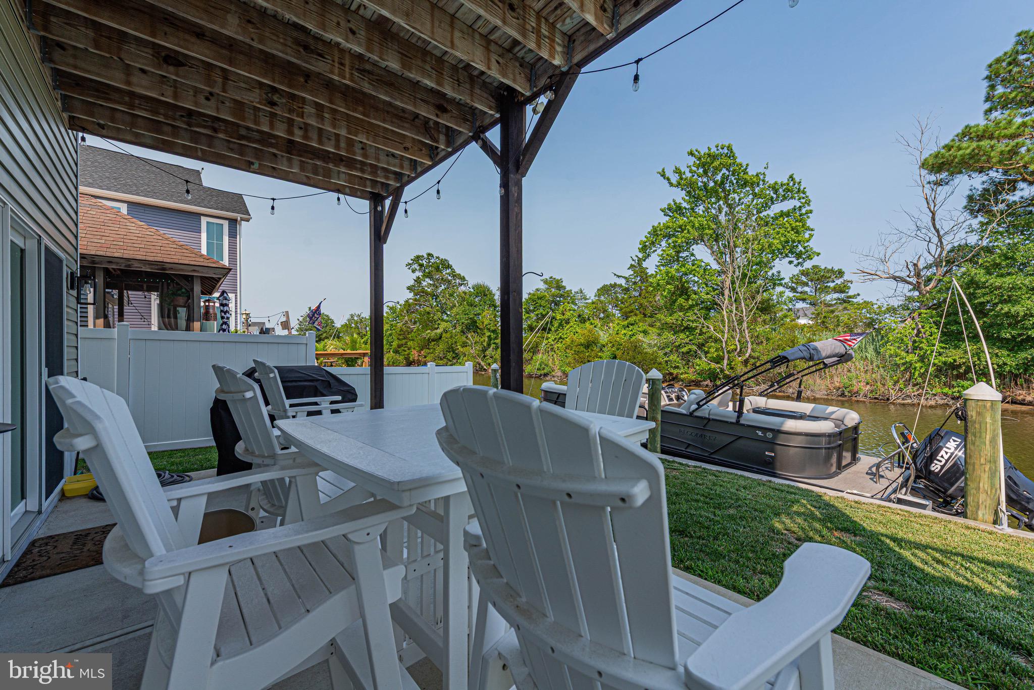SWANN KEYS - Residential