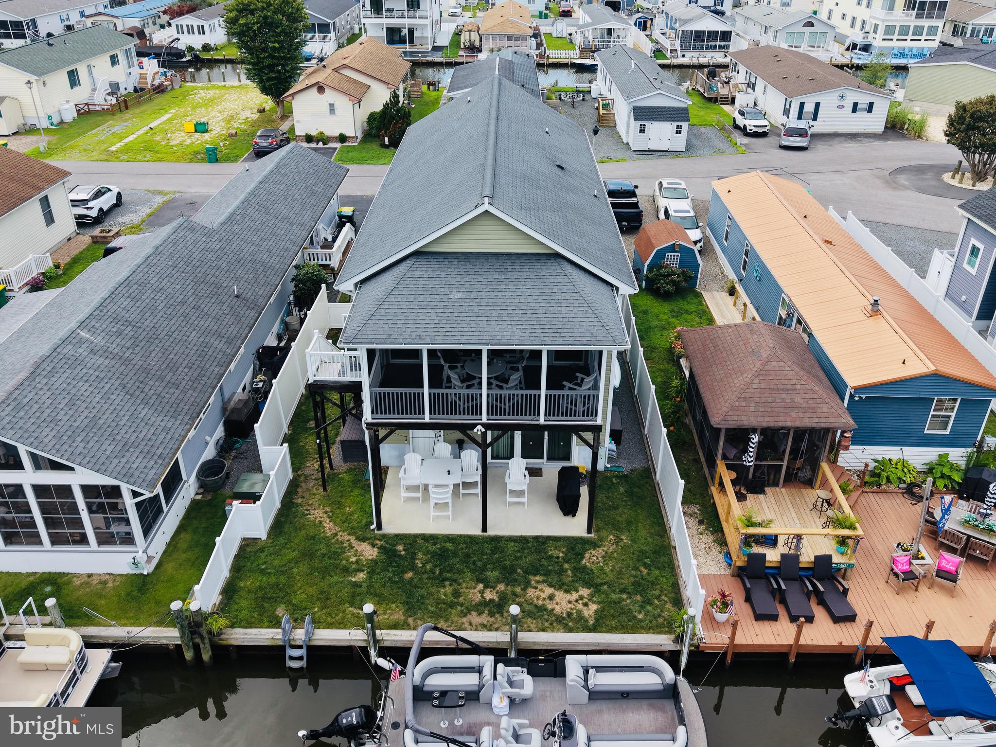 SWANN KEYS - Residential