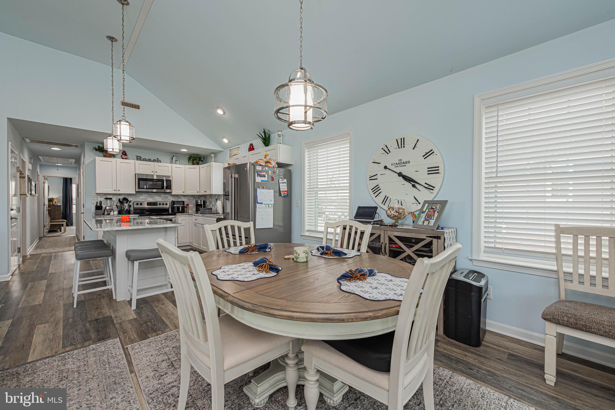 SWANN KEYS - Residential