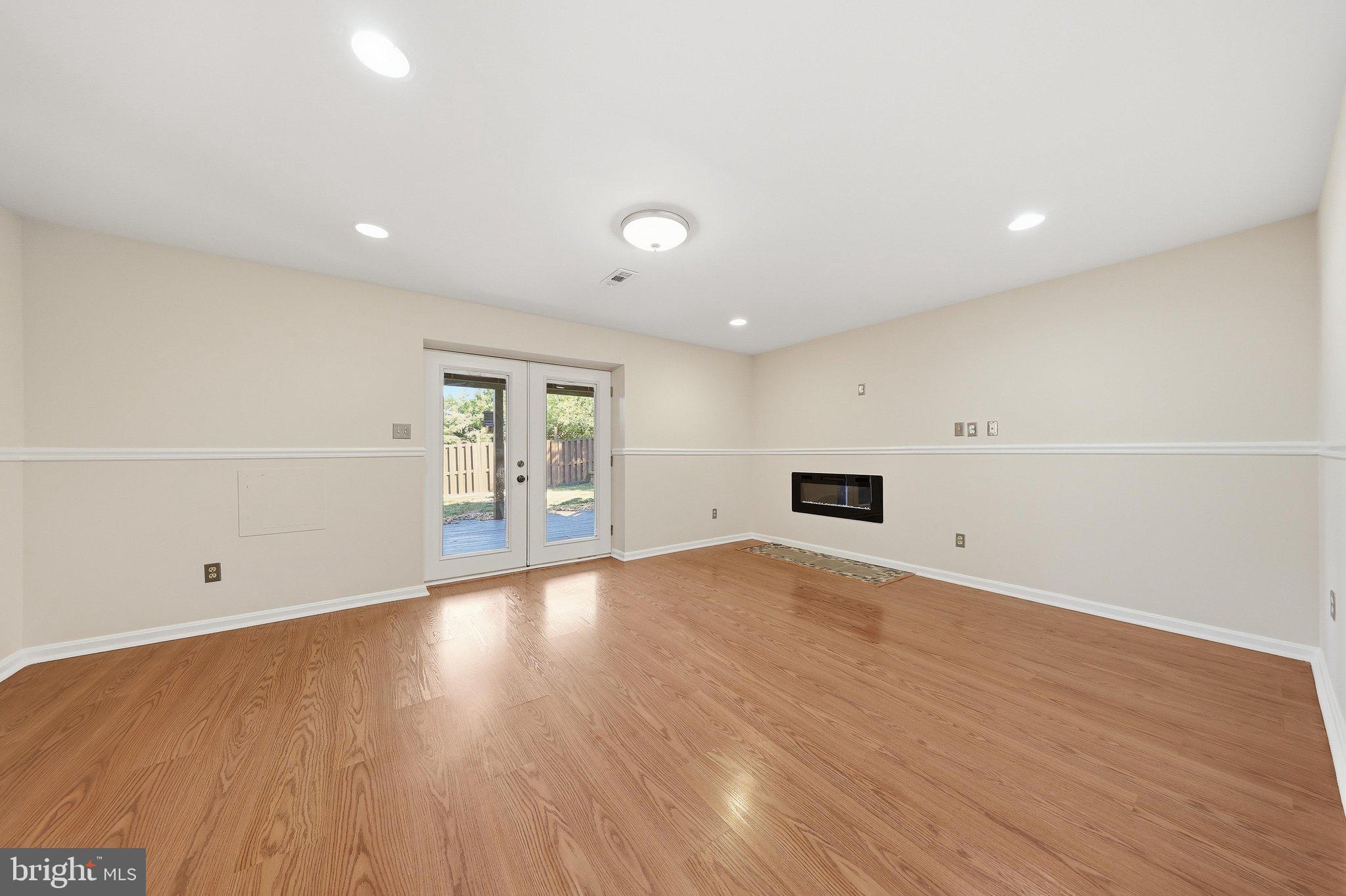 FREDERICKTOWNE VILLAGE - Residential
