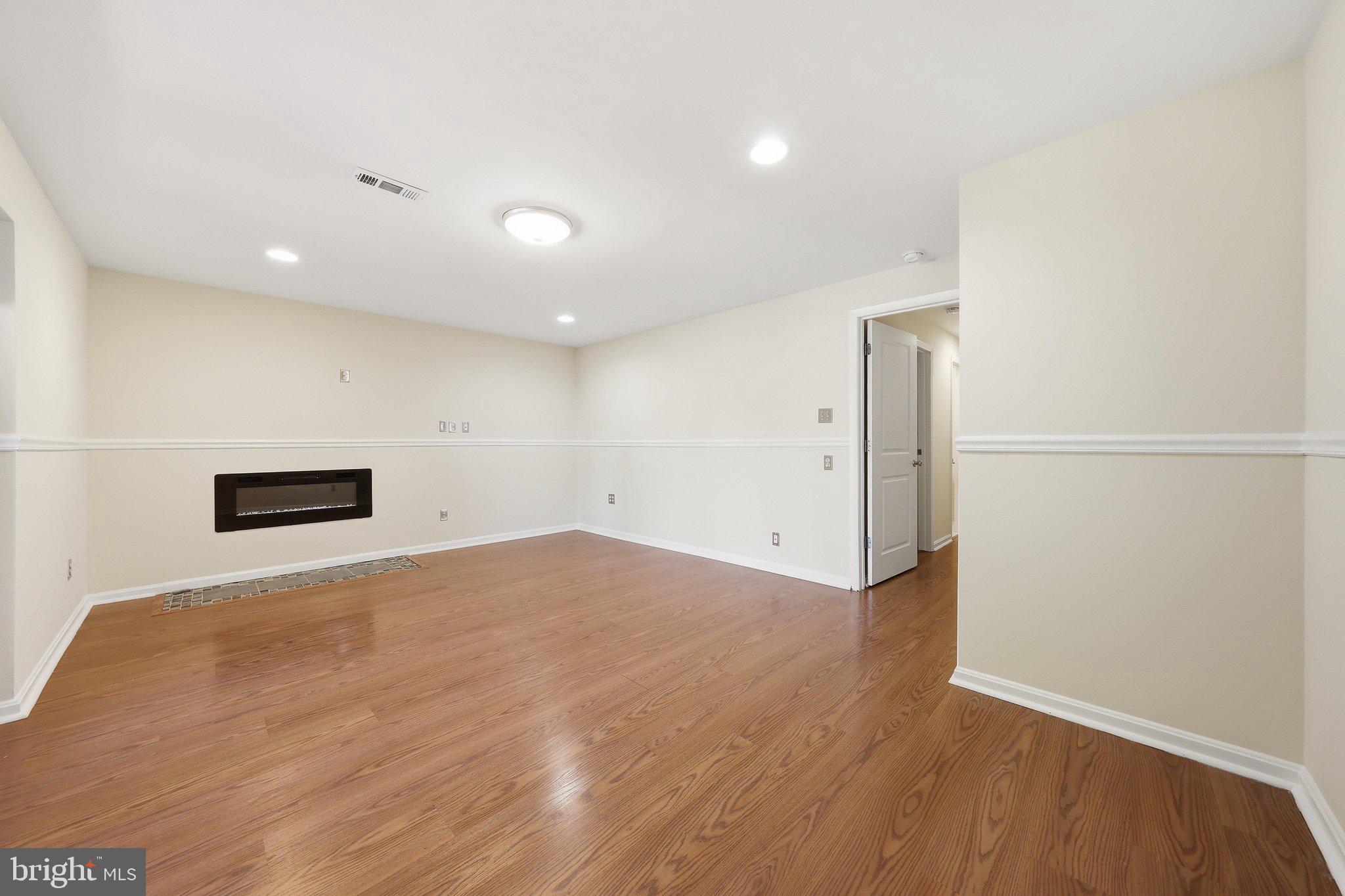 FREDERICKTOWNE VILLAGE - Residential