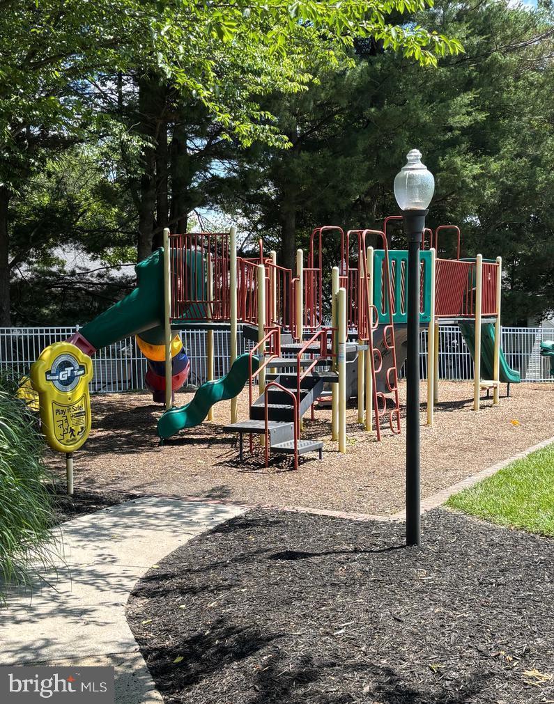 SILVERBROOK FARMS - Residential