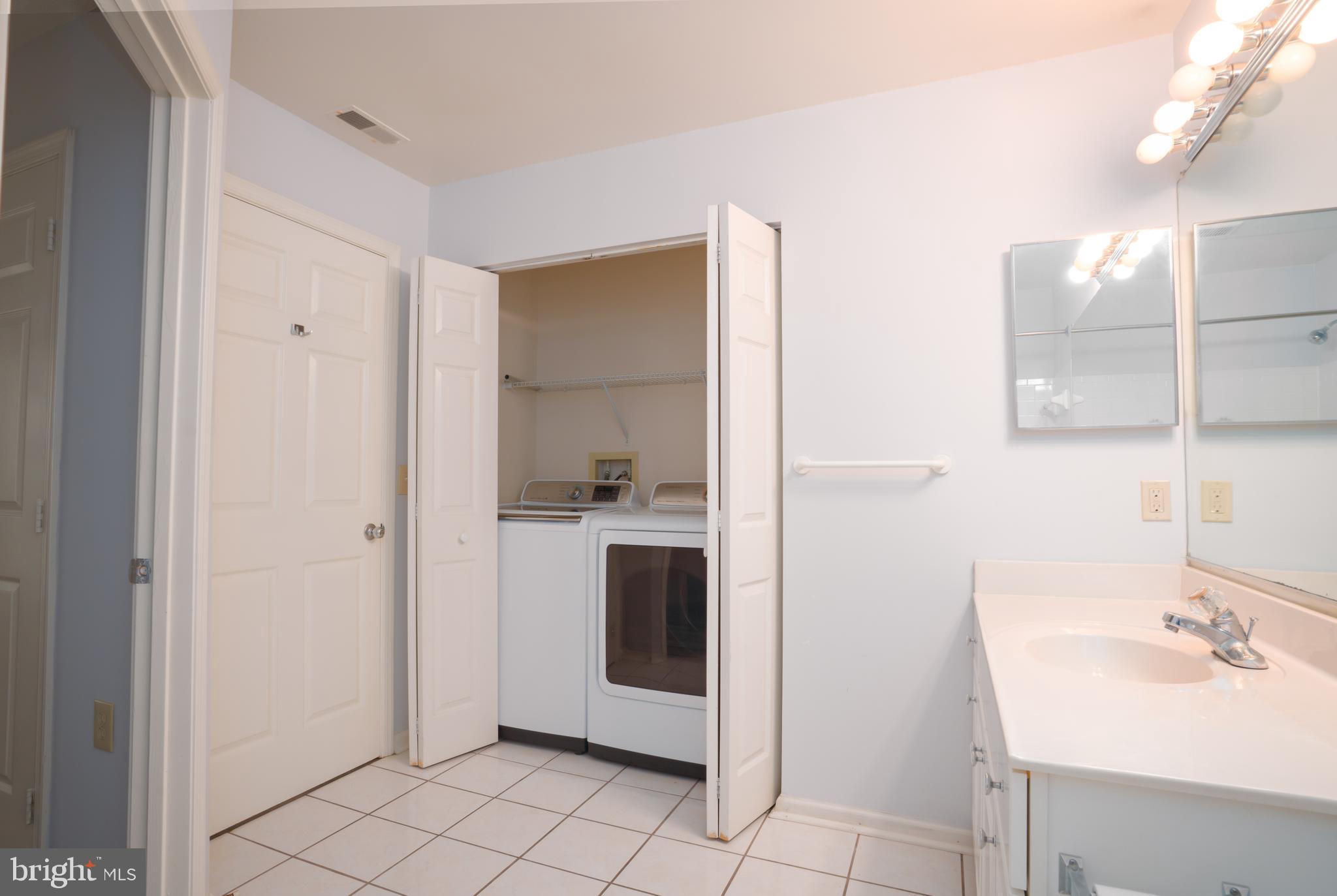 SILVERBROOK FARMS - Residential