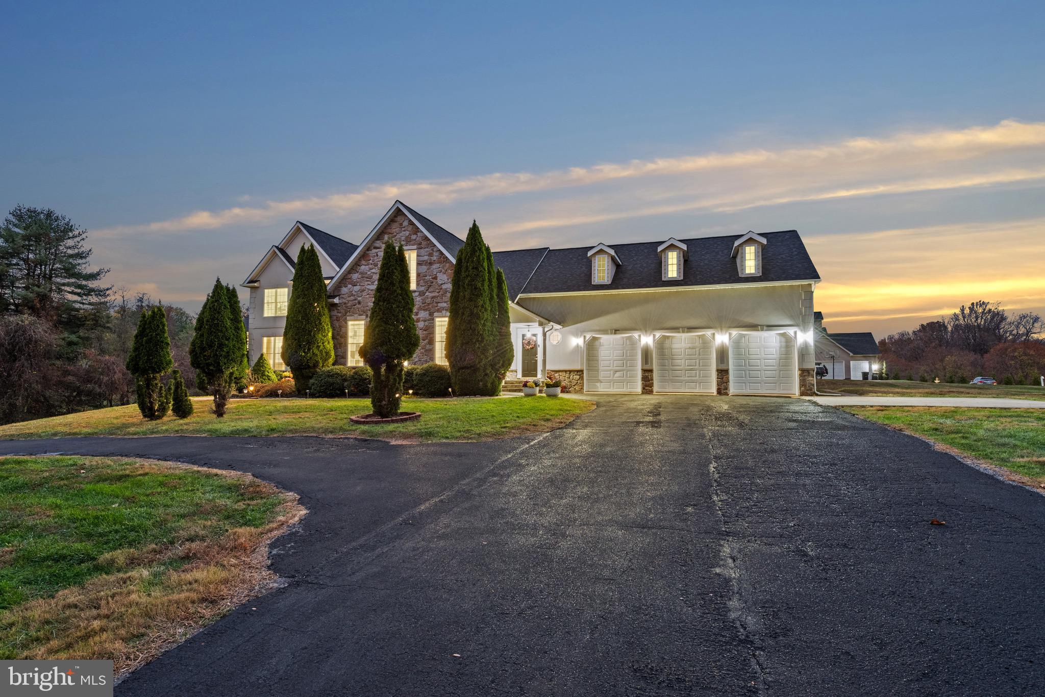 VALLEY HILLS - Residential