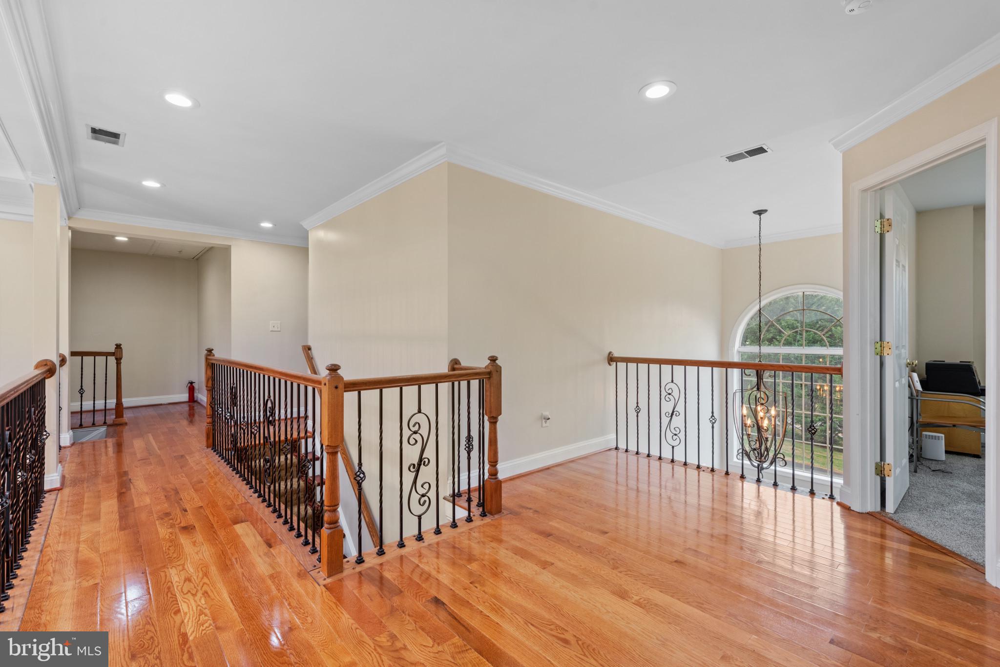 VALLEY HILLS - Residential
