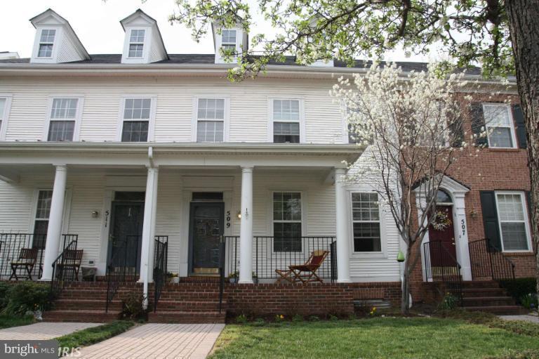 Updated KT w/ granite, LR, DR, breakfast room, Primary bedroom & laundry all on main level.  Upper level has 2nd luxurious primary bedroom suite w/ separate shower & soaking tub, & huge walk-in closet. Additional 3rd  BR and bath ensuite. 2 car garage.  Gleaming hardwood floors, cozy back deck and charming front porch.  Basement is unfinished, but a great large space!

Landlord prefers 2 or more years lease.  Please note - new photos coming 3/3 - these are 10 years old.  Freshly painted, new flooring, looks great!