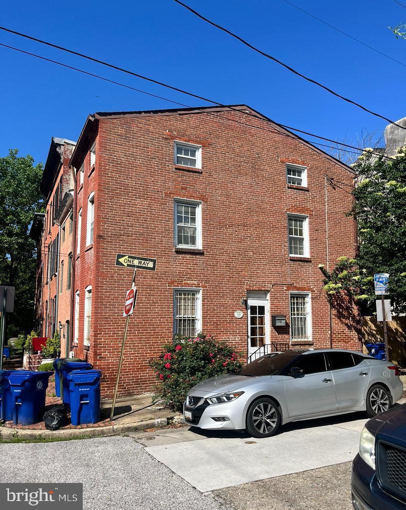 Listed and went under contract simultaneously