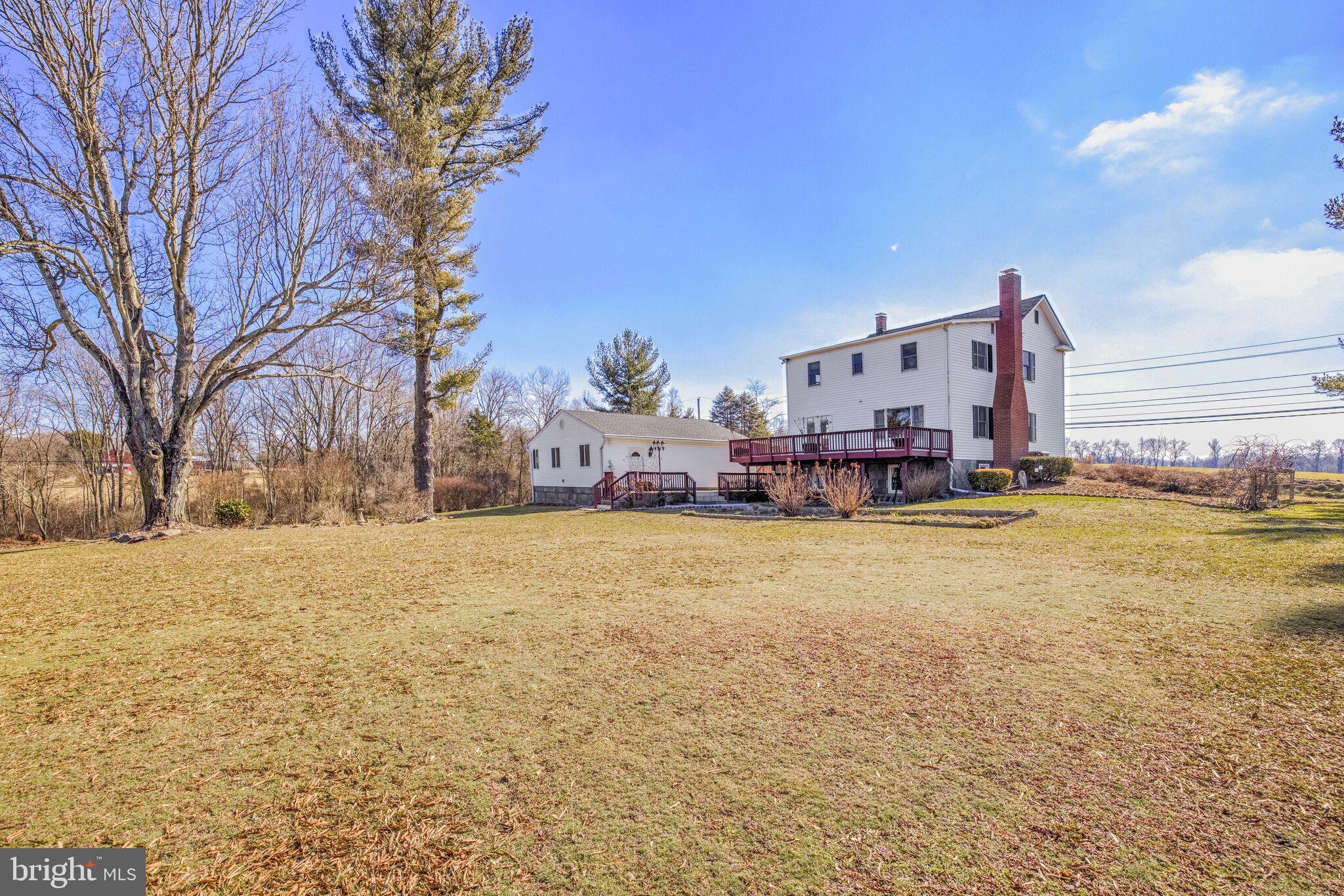 POOLESVILLE OUTSIDE - Residential