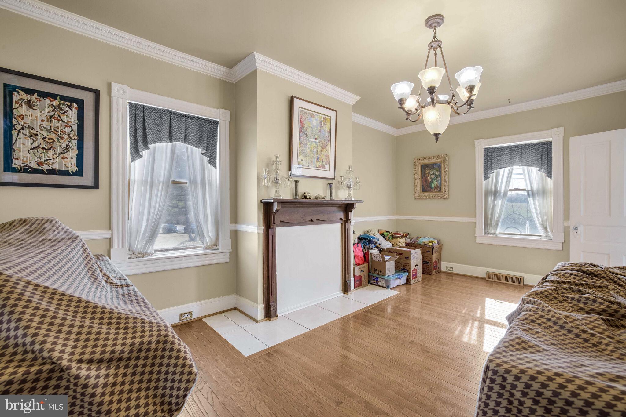 POOLESVILLE OUTSIDE - Residential