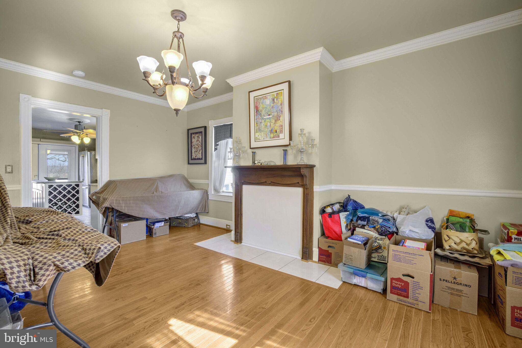 POOLESVILLE OUTSIDE - Residential