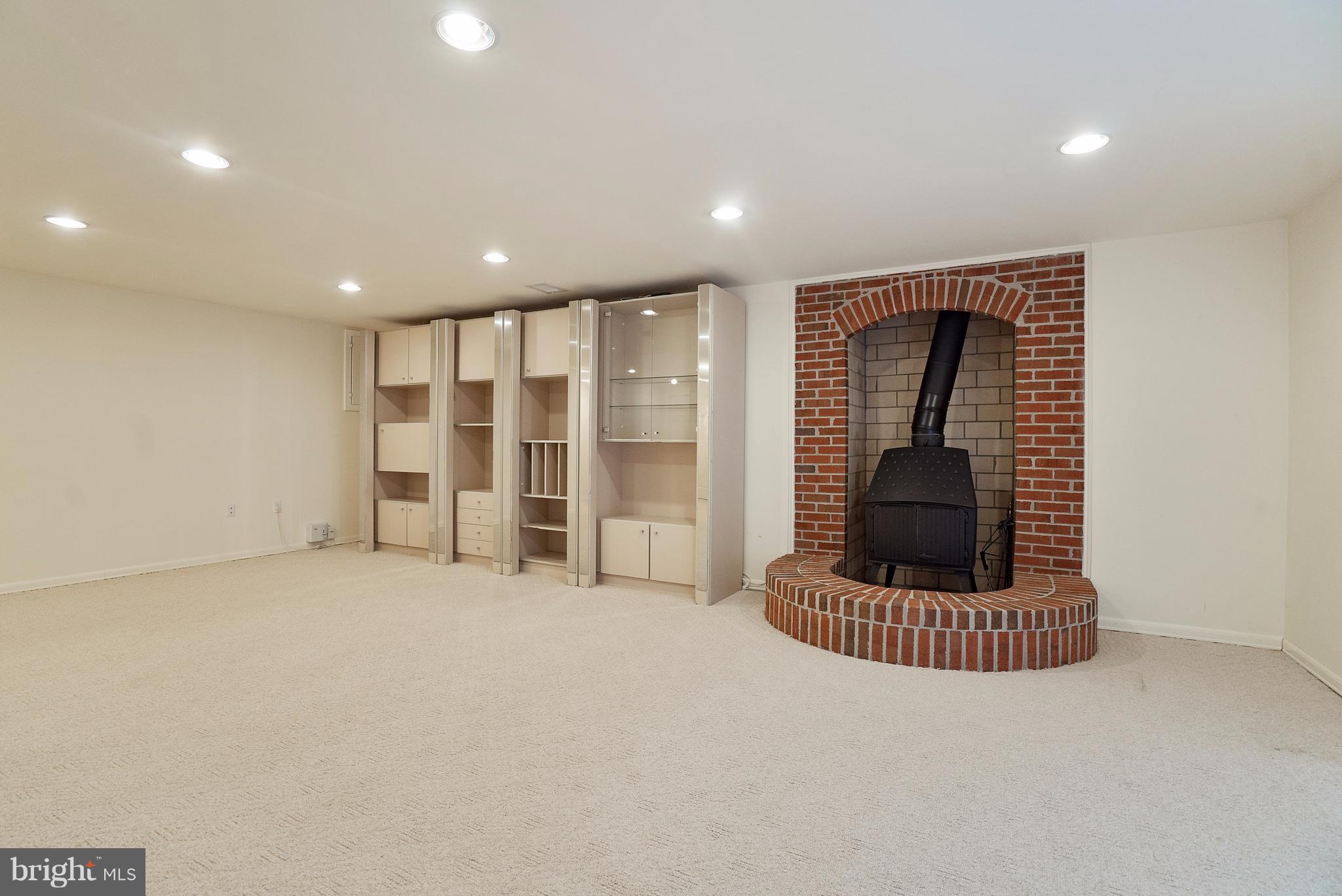 WATTS BRANCH MEADOWS - Residential