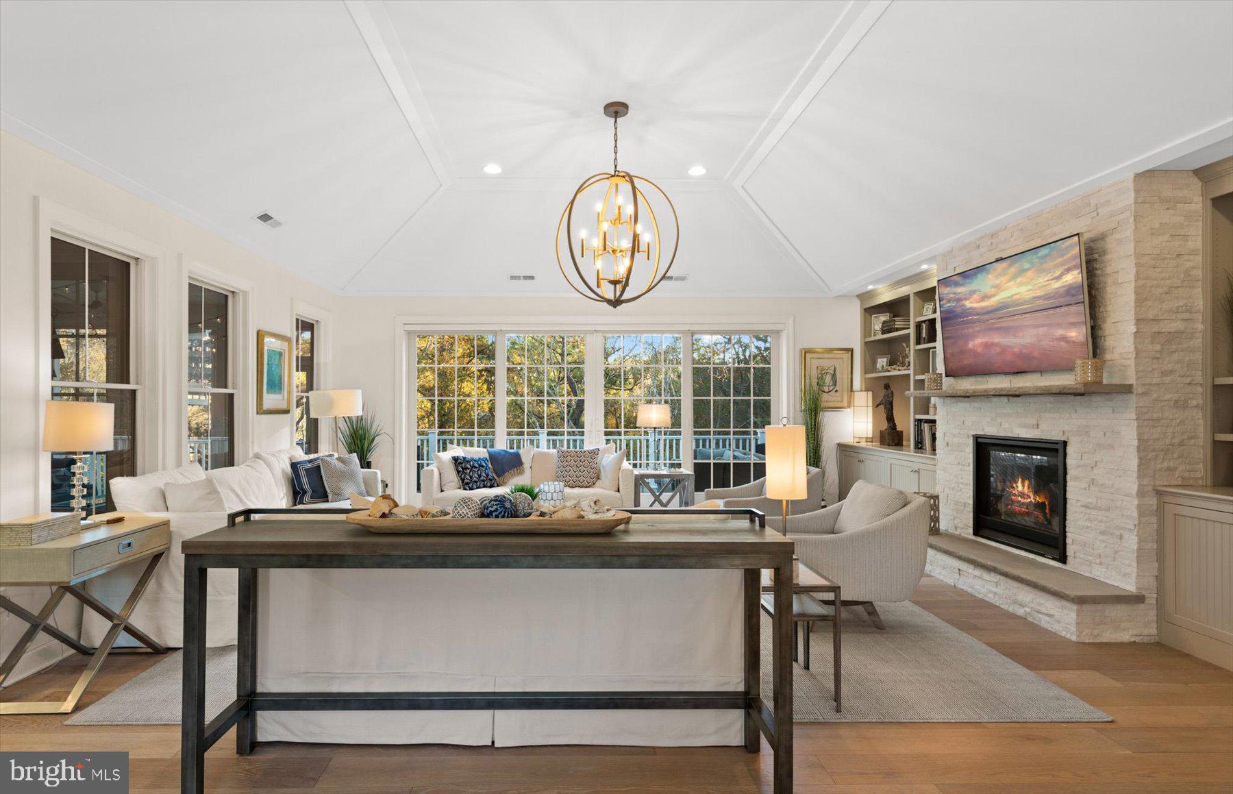 OCEAN BREEZES - Residential