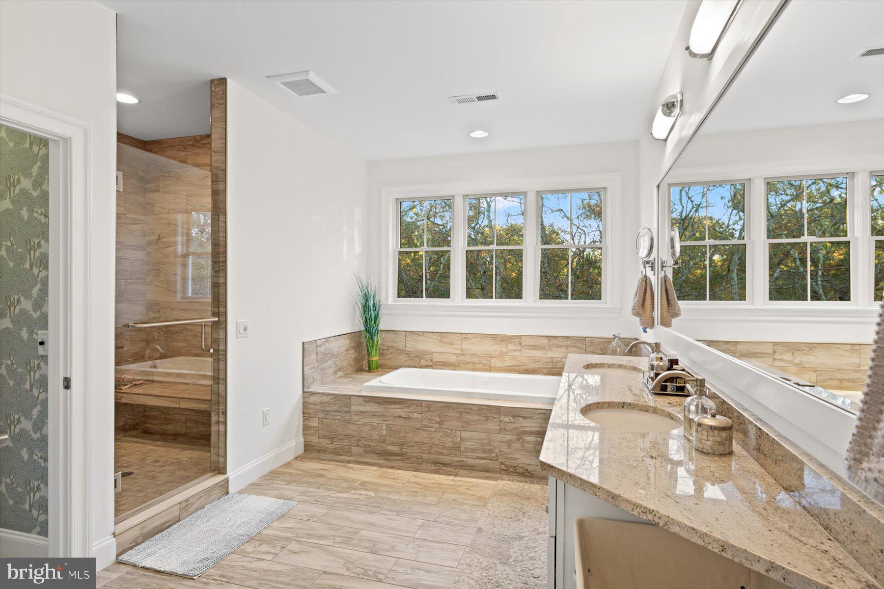OCEAN BREEZES - Residential
