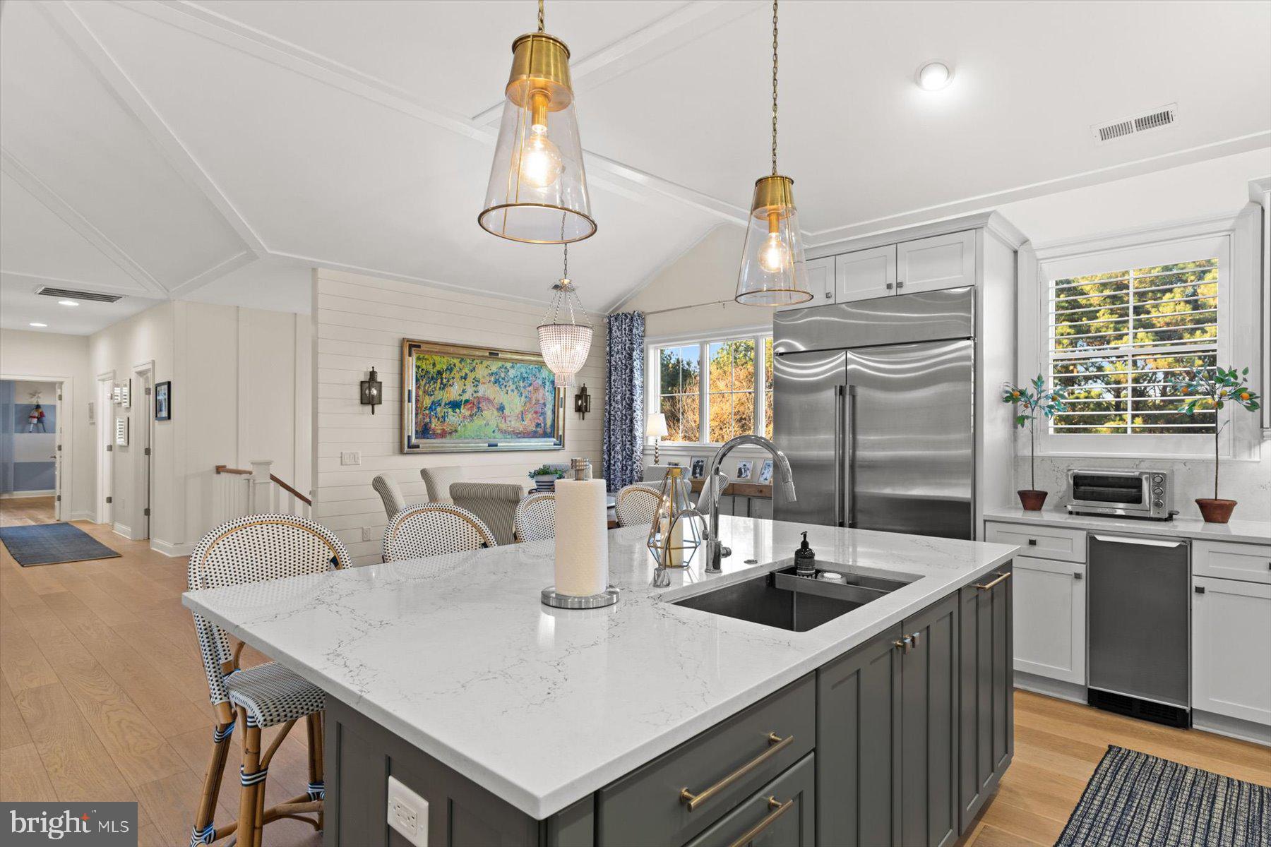 OCEAN BREEZES - Residential