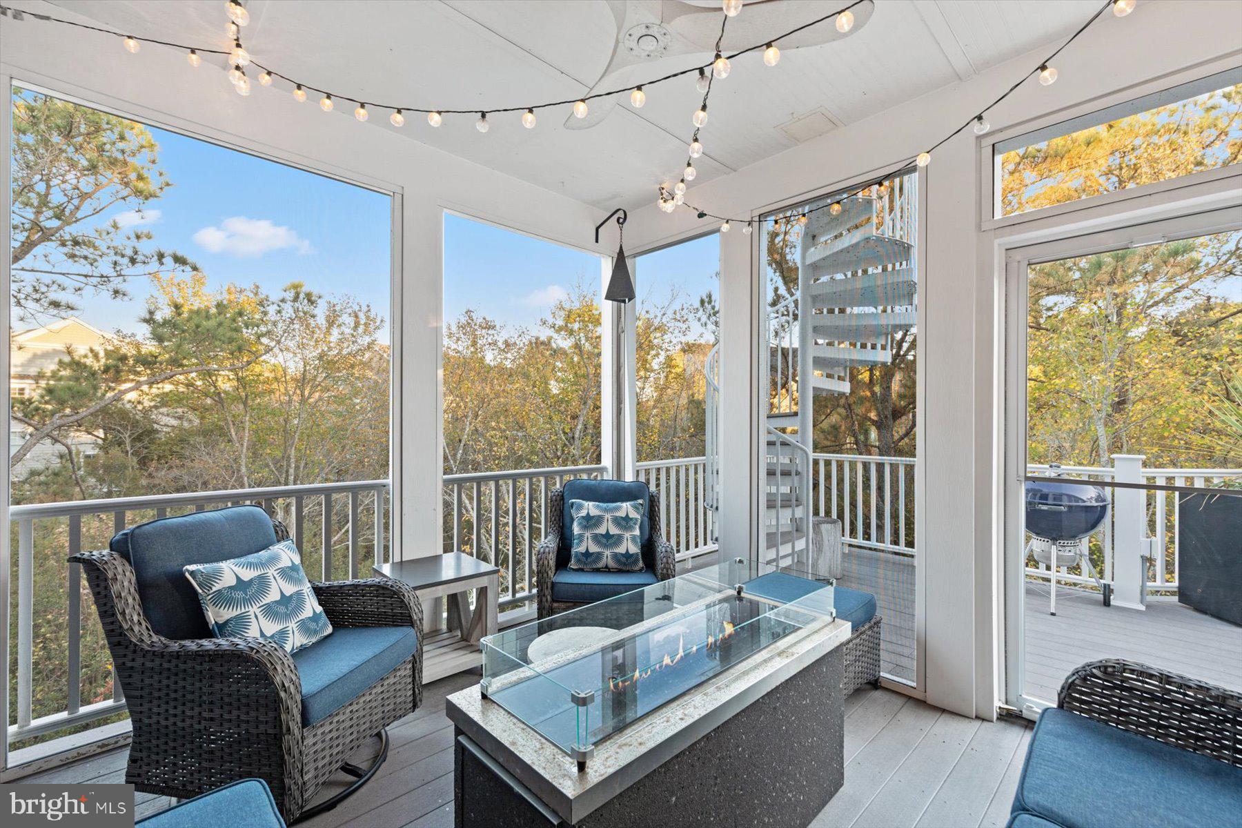 OCEAN BREEZES - Residential