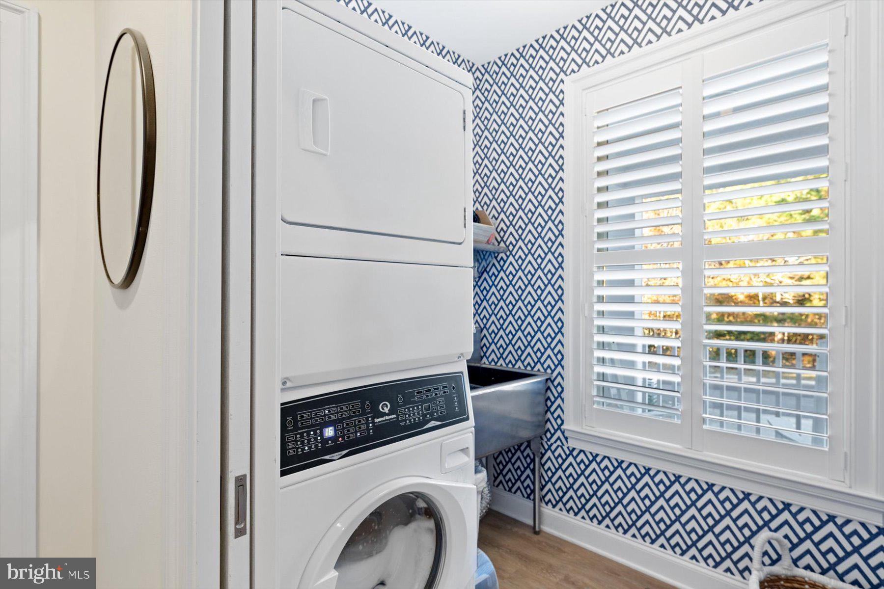 OCEAN BREEZES - Residential