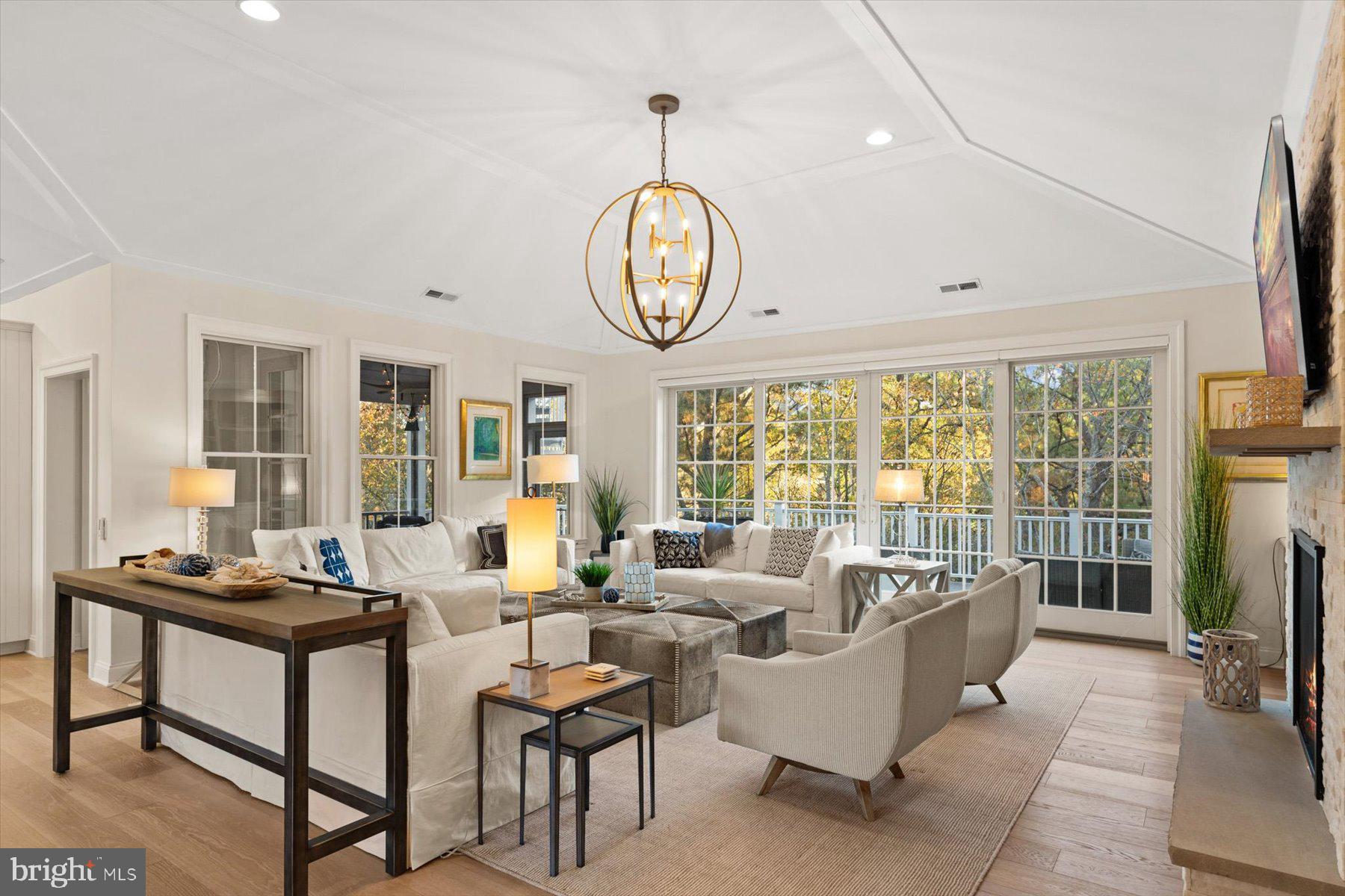 OCEAN BREEZES - Residential