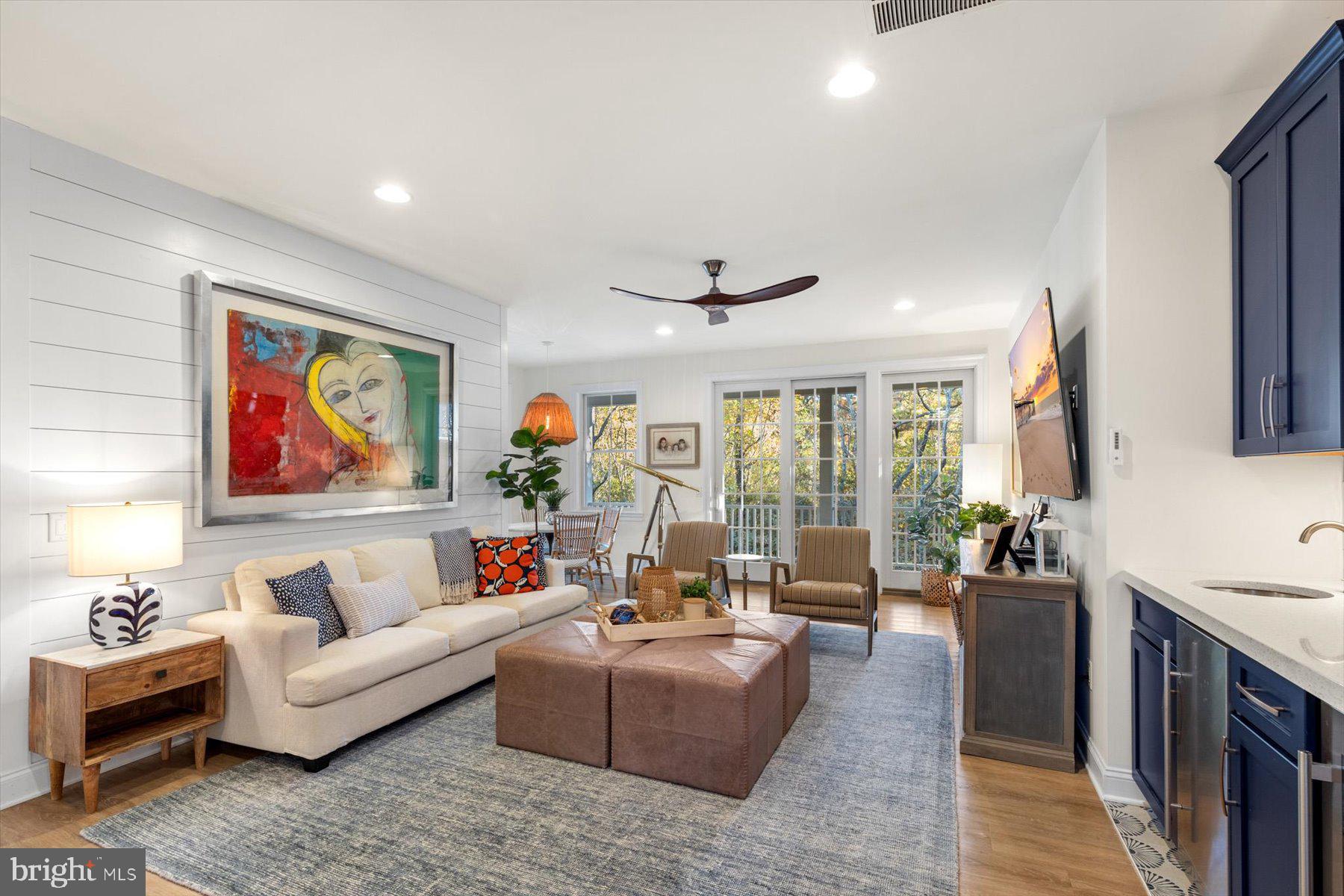 OCEAN BREEZES - Residential