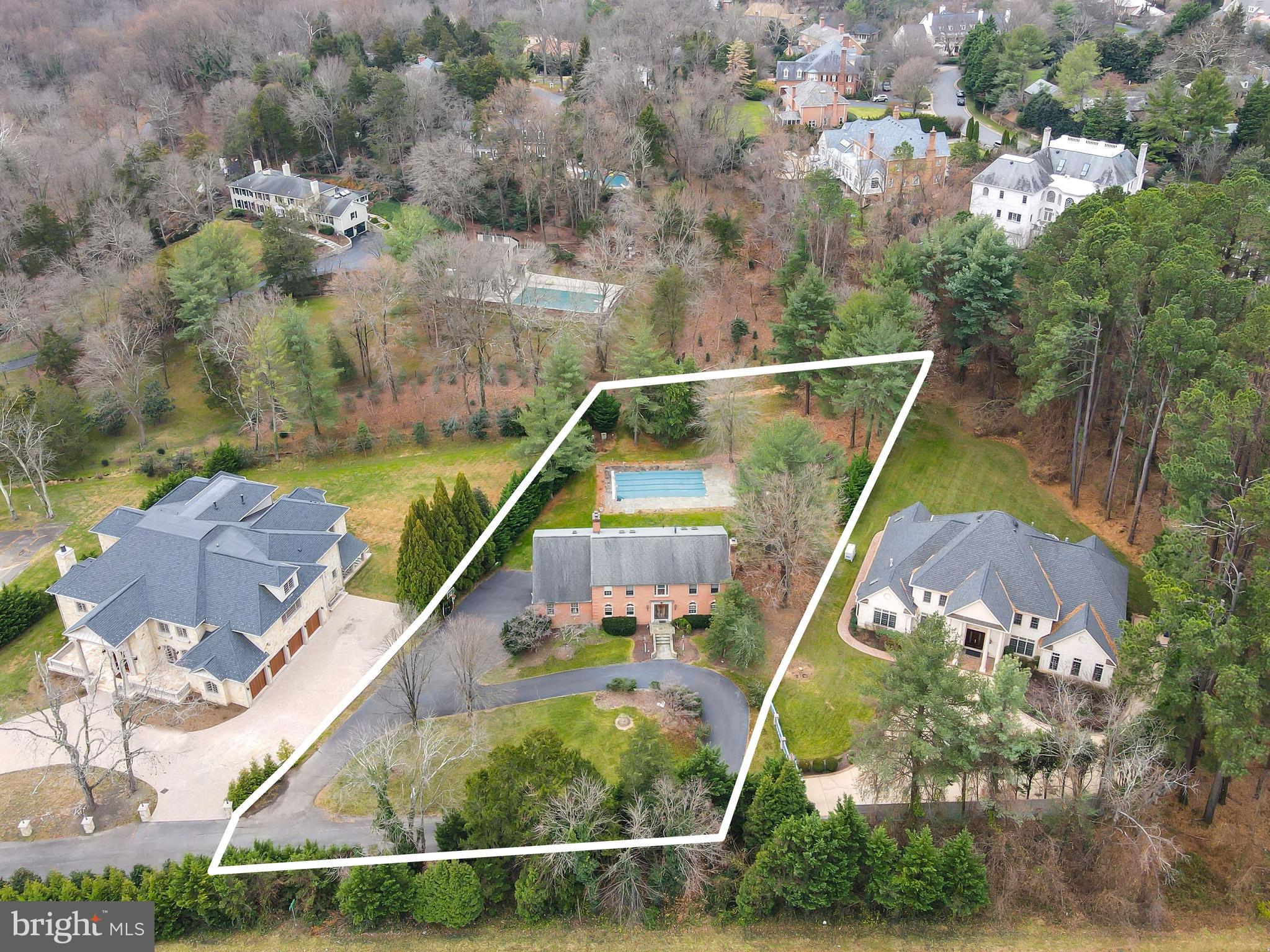 Exceptionally beautiful 1 acre lot in the coveted Ballantrae Lane. Prime location that offers privacy and is only minutes to DC, MD, Tysons, shops and restaurants. Surrounded by multi-million dollar homes, this is your opportunity to build your dream estate!