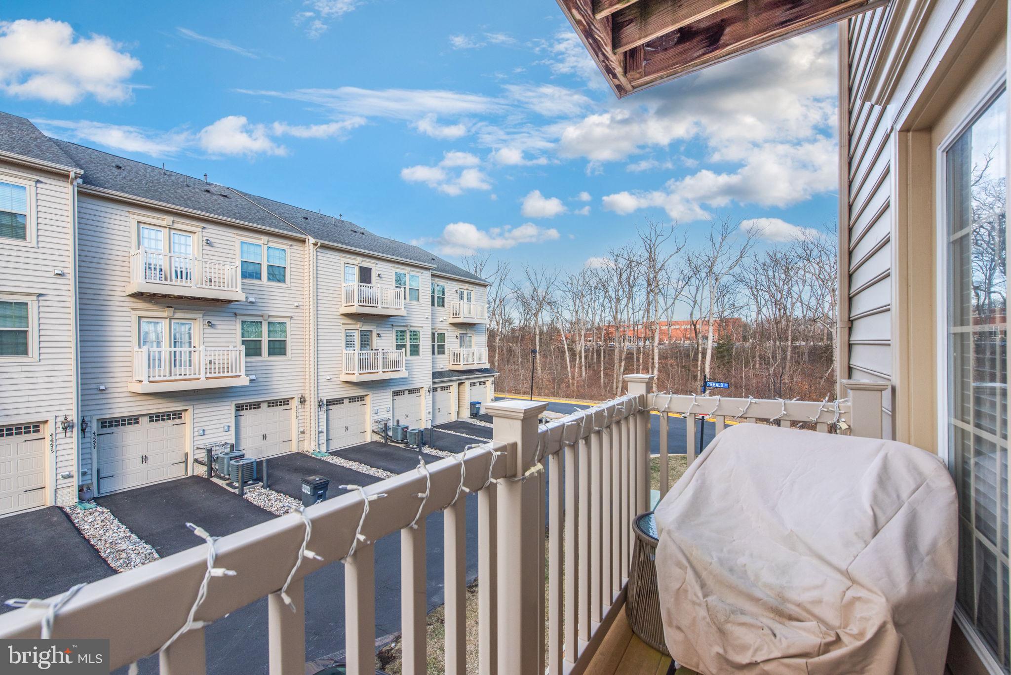 VIRGINIA MANOR - Residential Lease