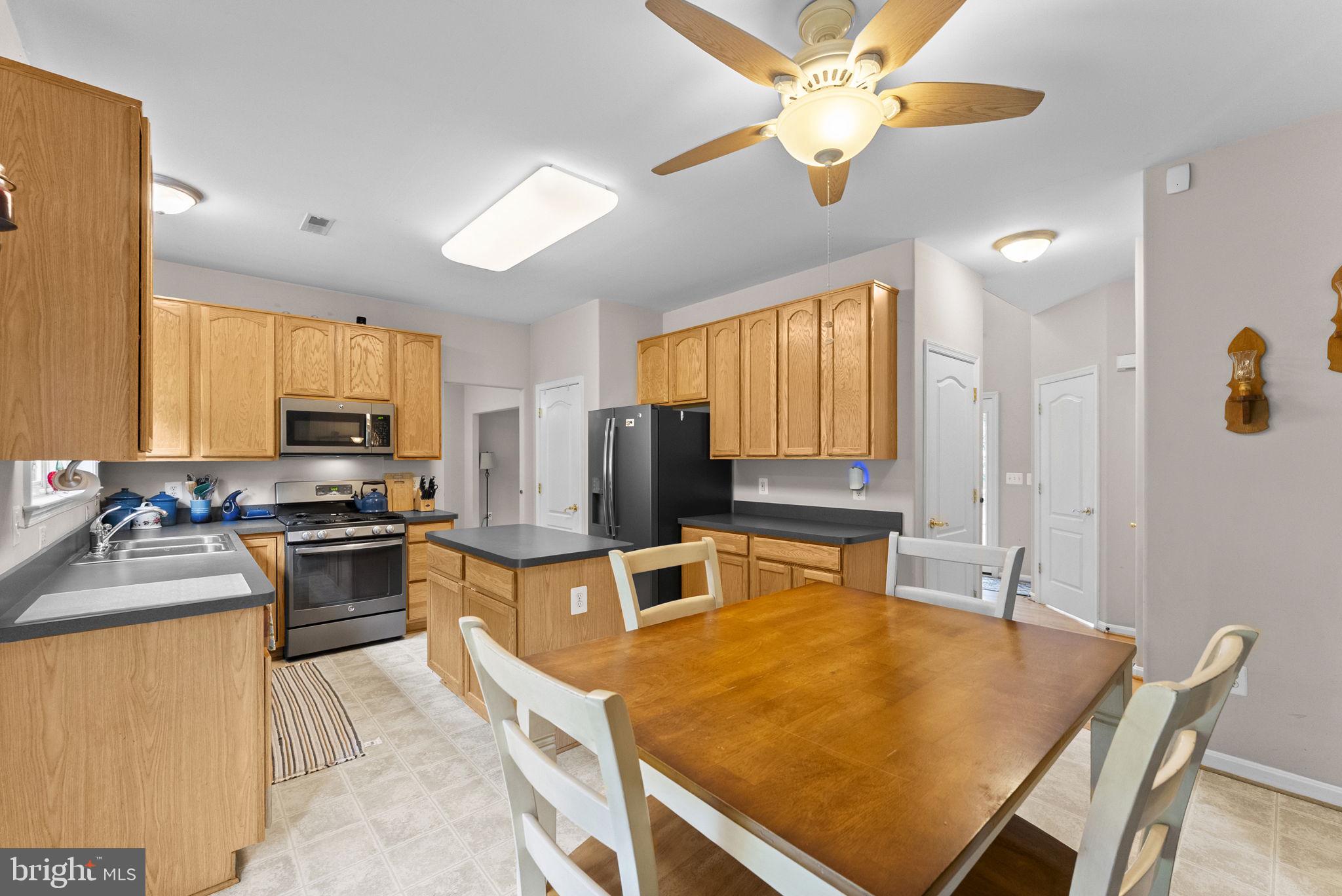 REDWOOD LAKES - Residential