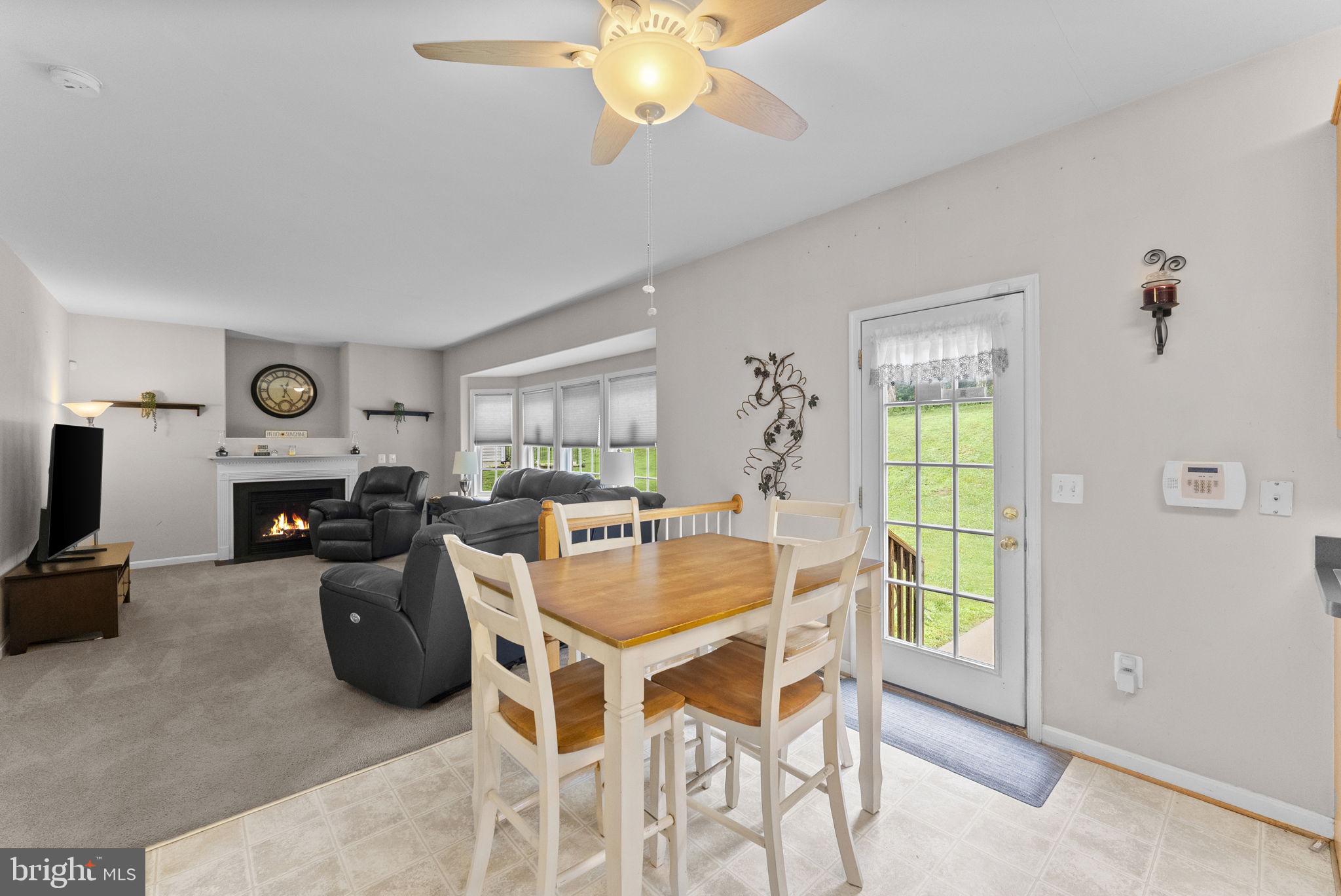 REDWOOD LAKES - Residential