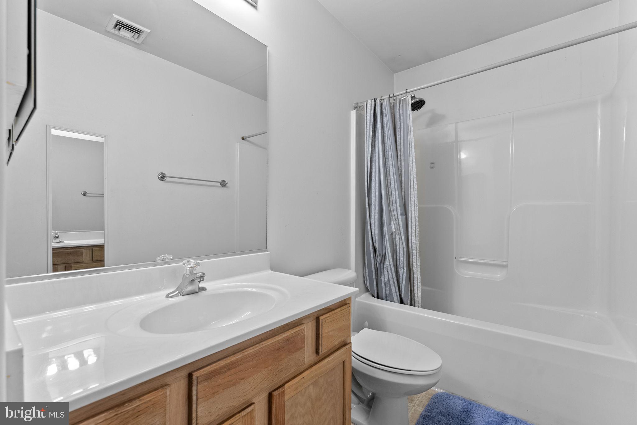 REDWOOD LAKES - Residential
