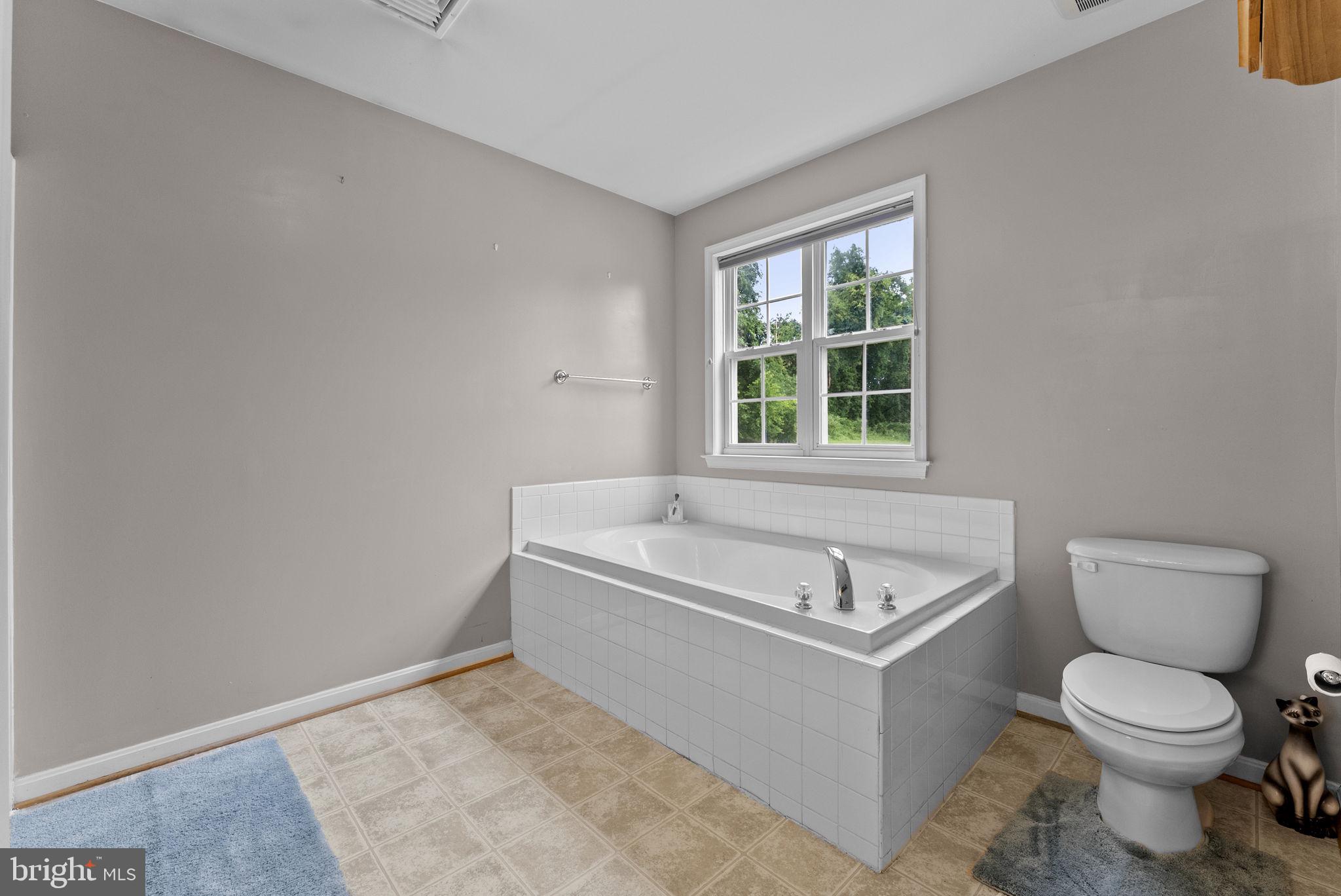 REDWOOD LAKES - Residential