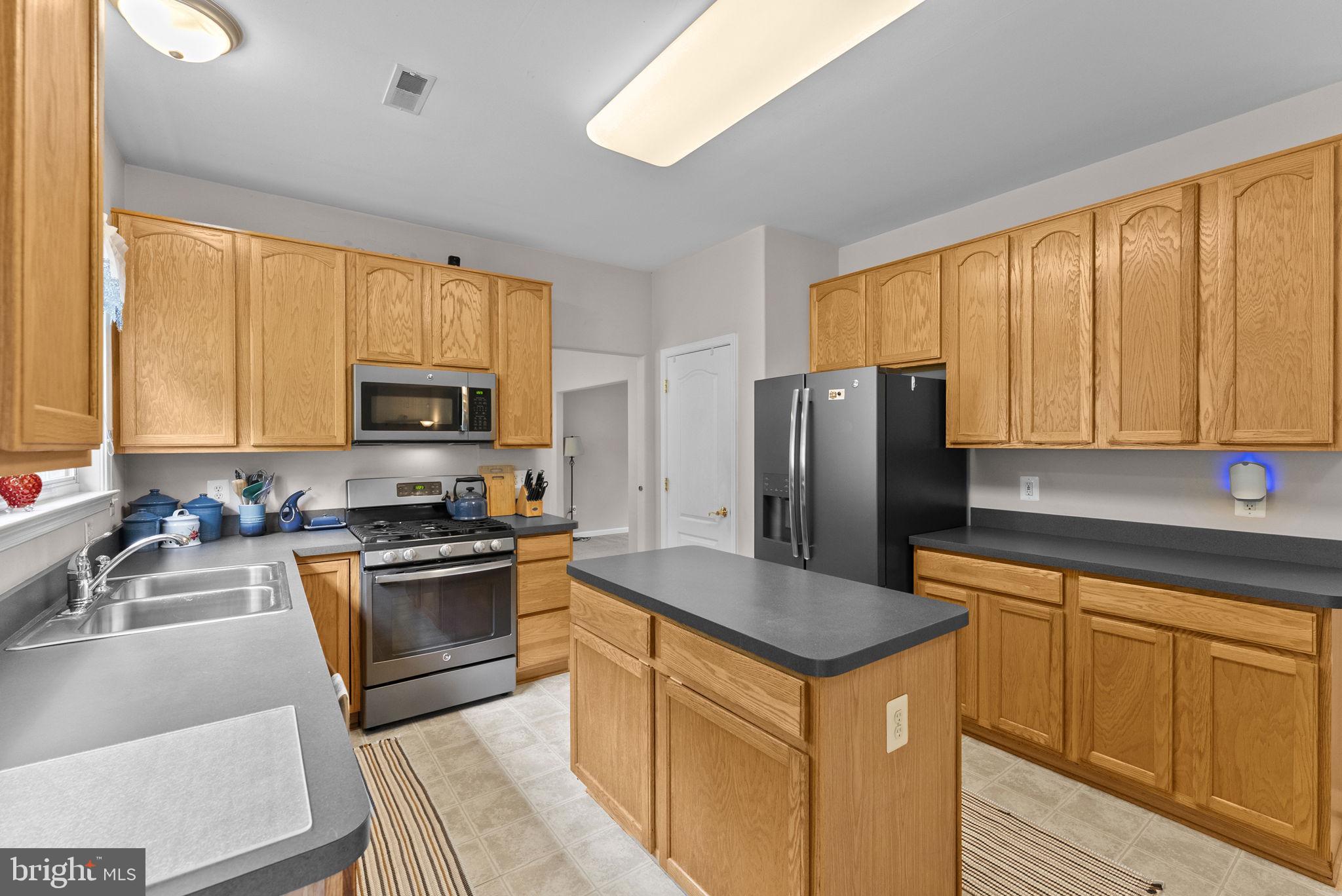 REDWOOD LAKES - Residential