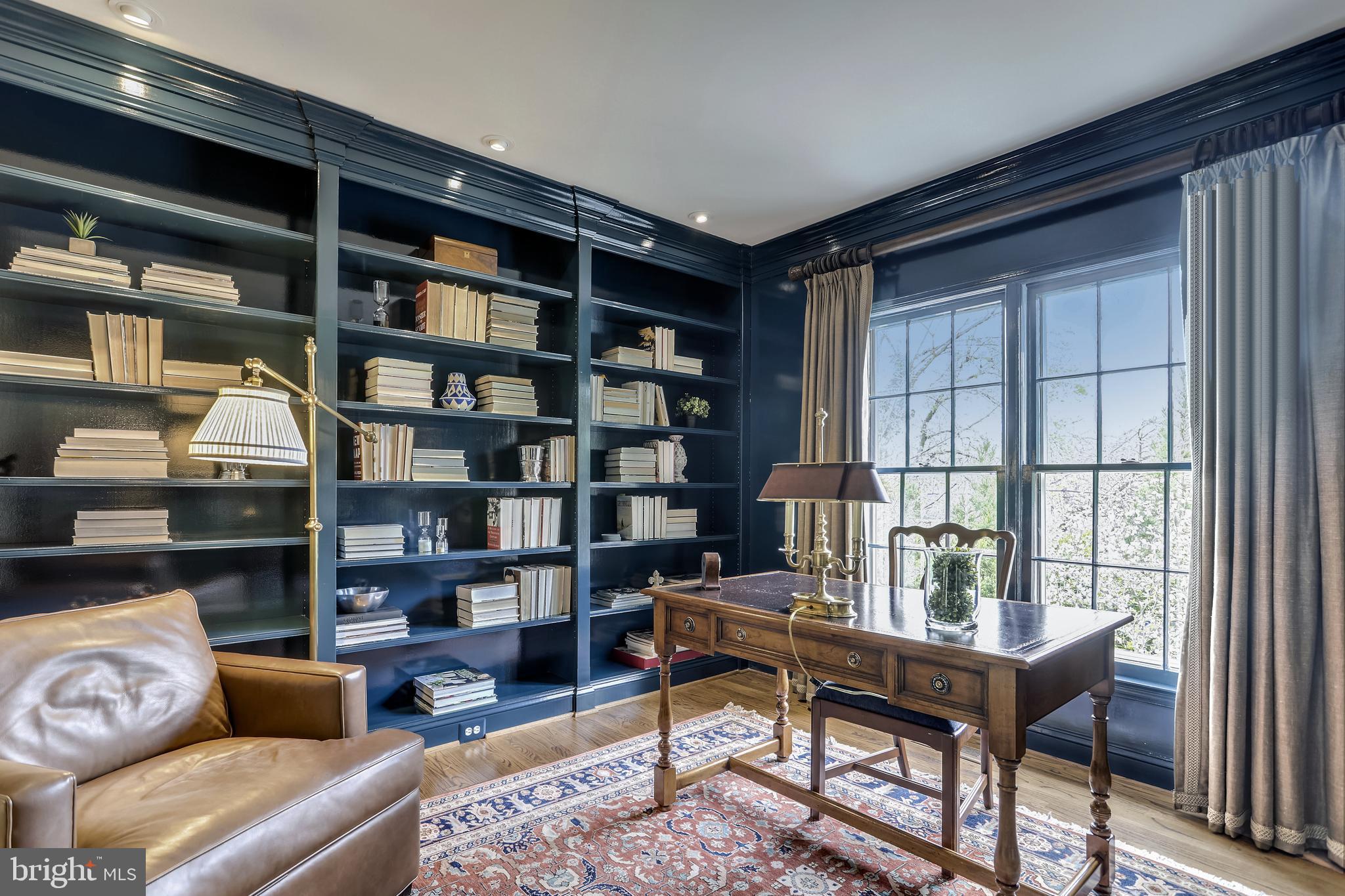 SHERWOOD FOREST - Residential