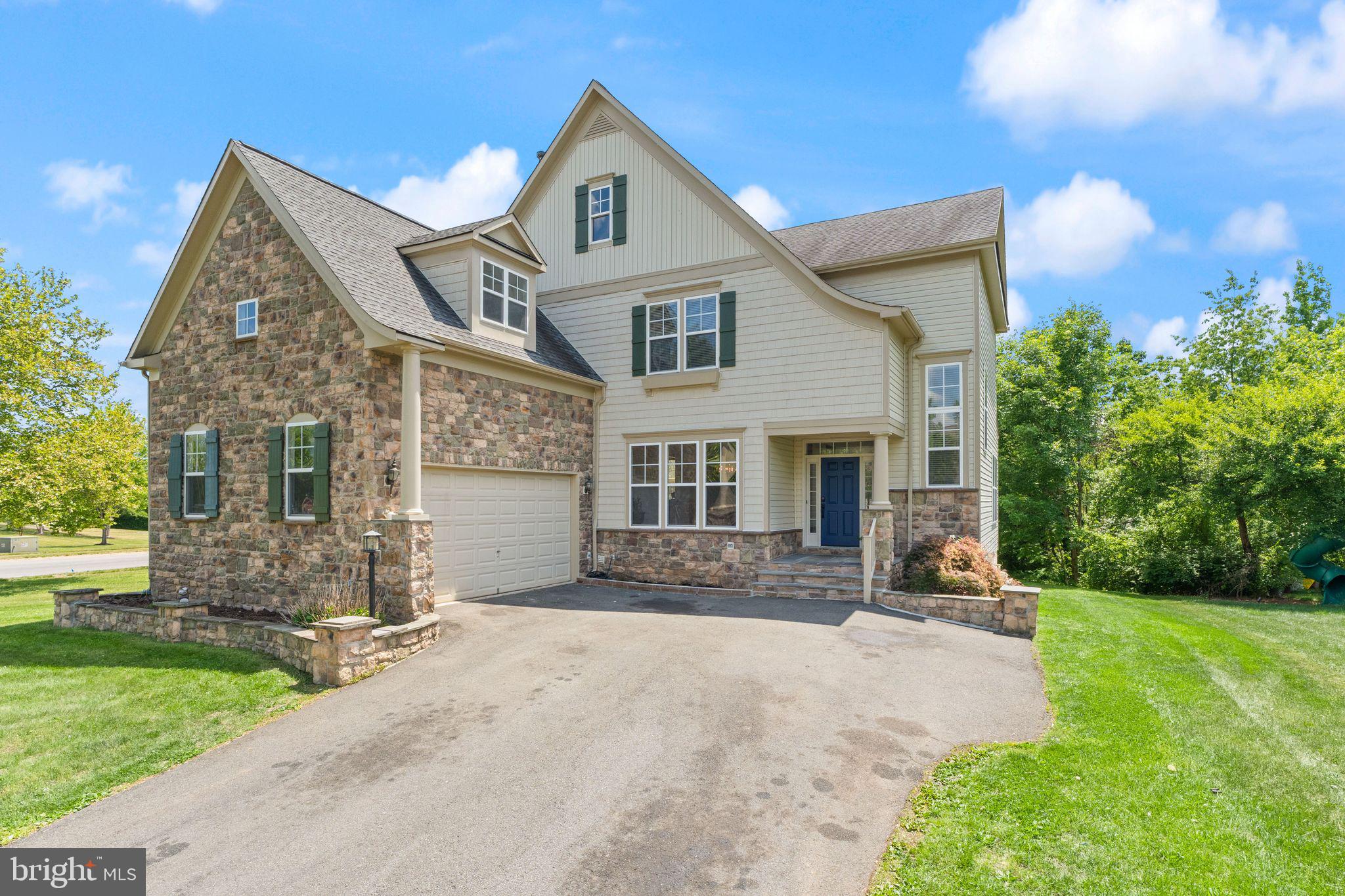 VICTORY LAKES - Residential