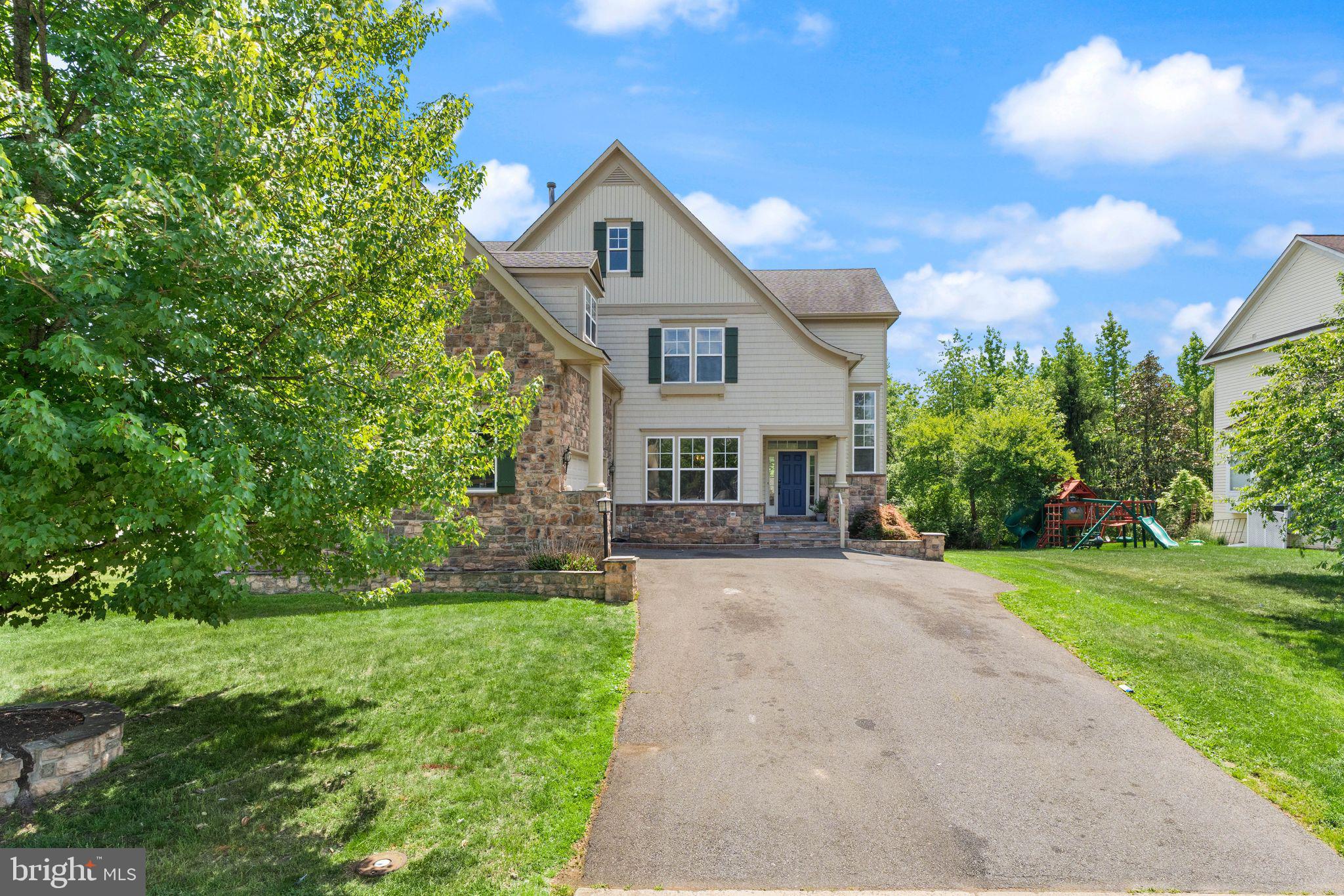 VICTORY LAKES - Residential