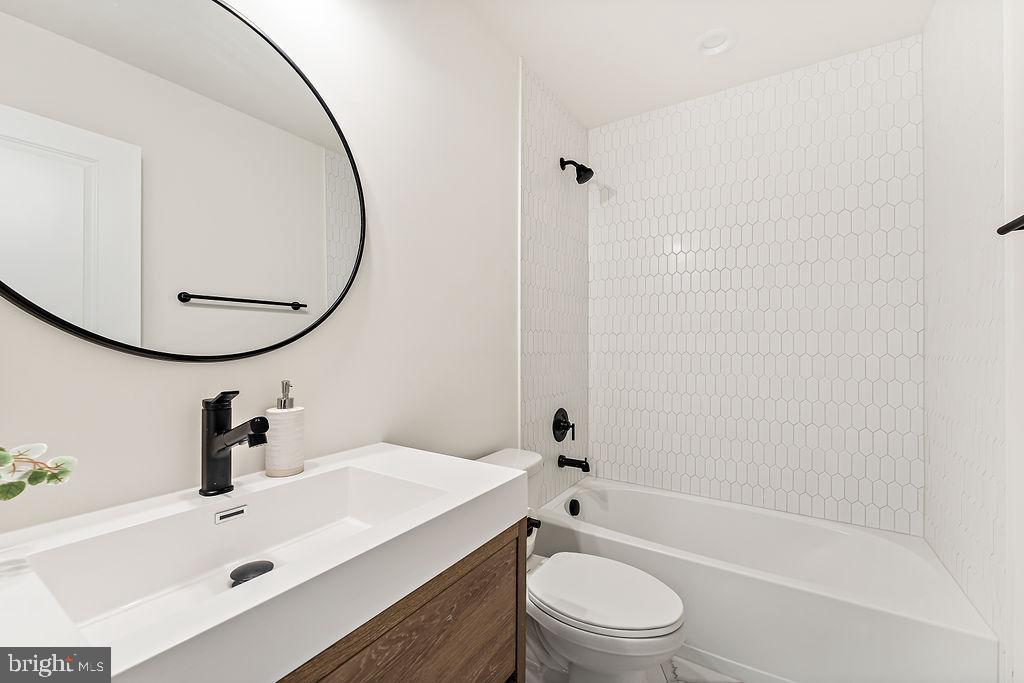 WOODLYN ACRES - Residential