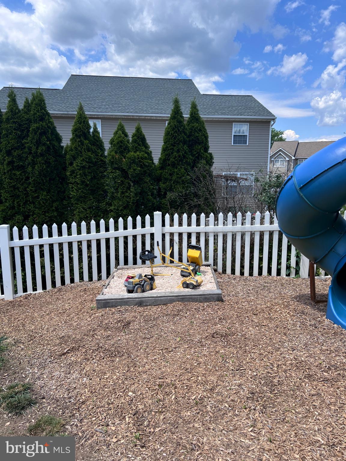 MONTGOMERY MEADOWS - Residential