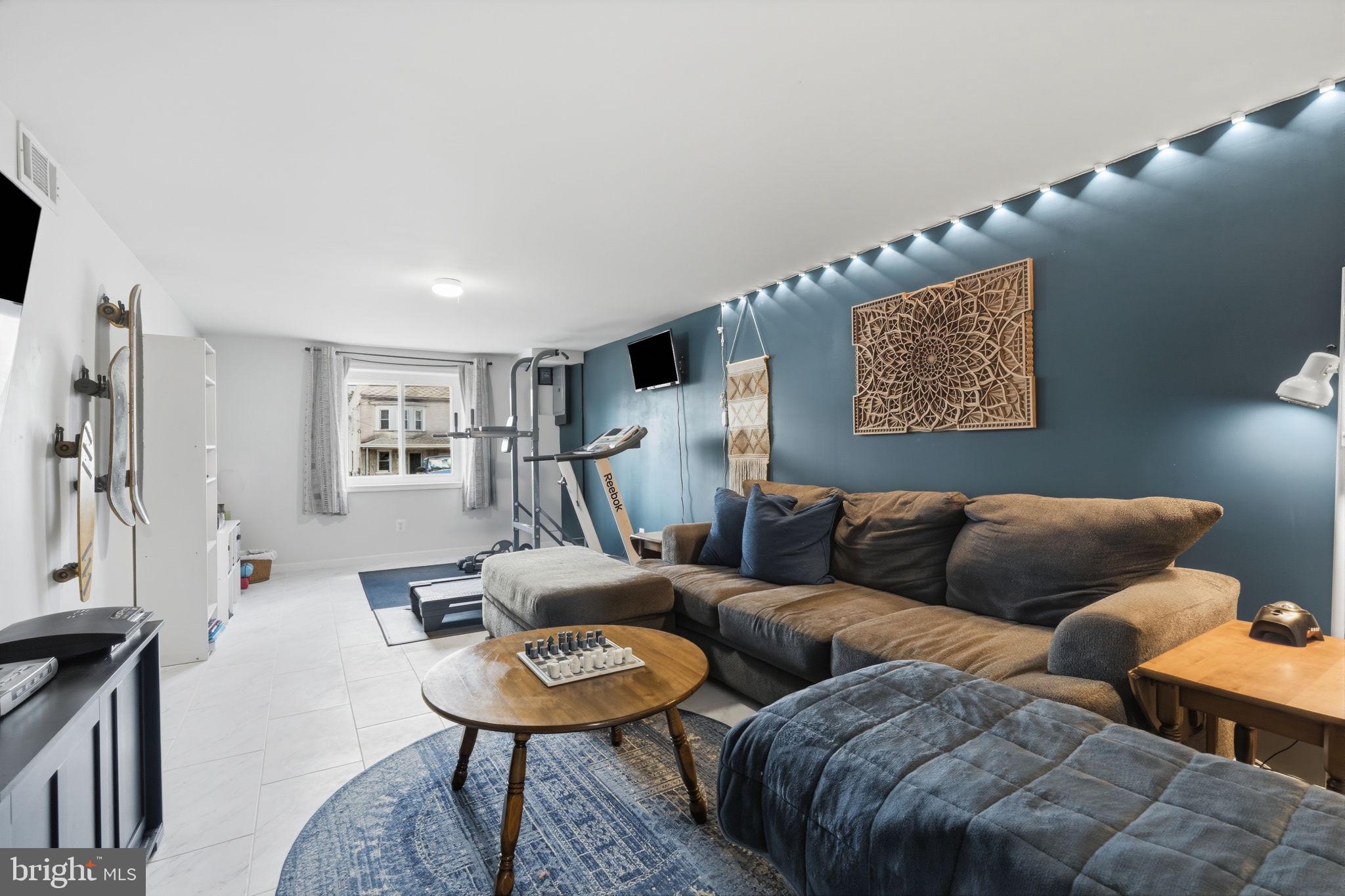 ACORN HILL - Residential