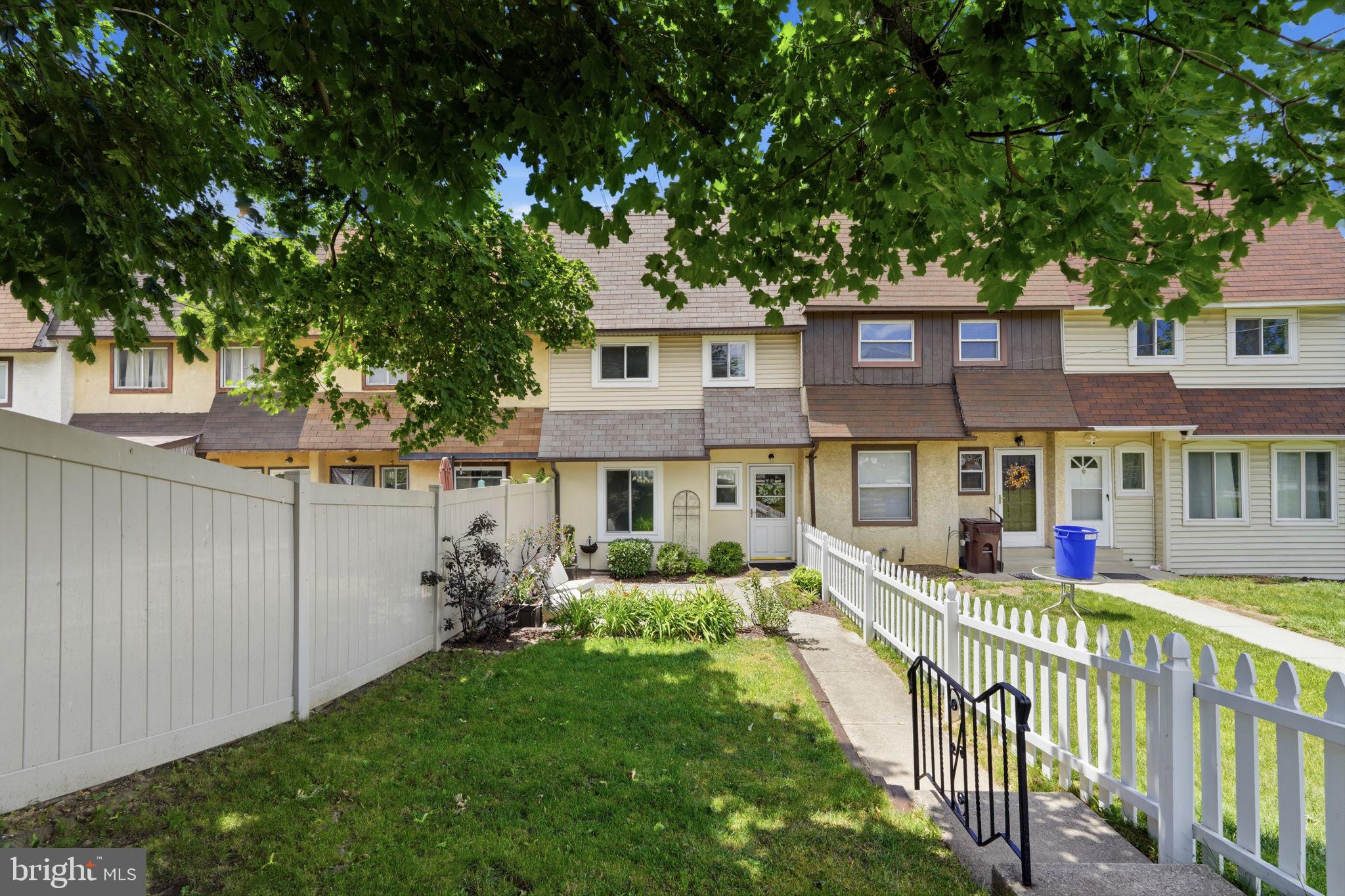 ACORN HILL - Residential