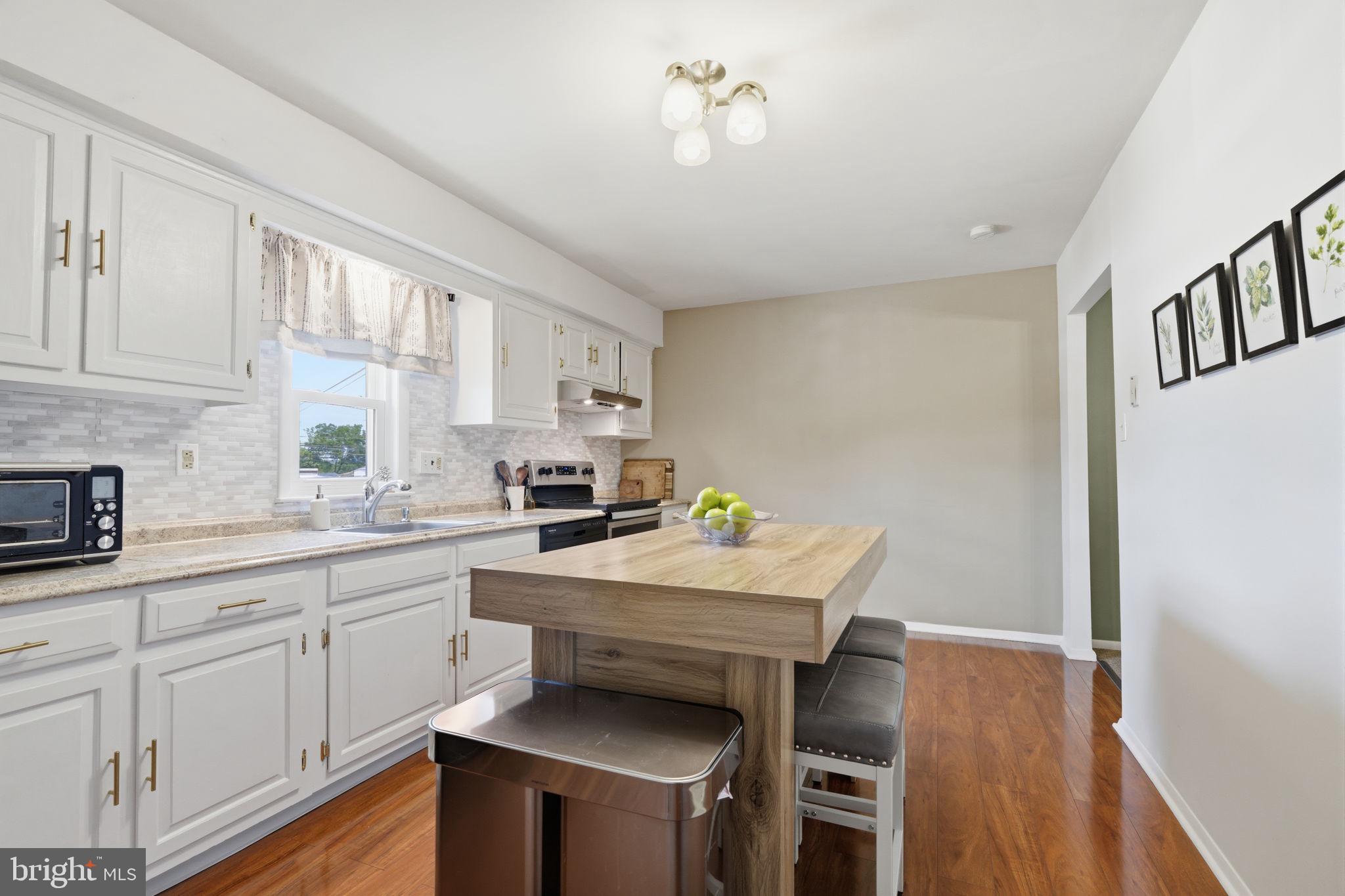 ACORN HILL - Residential