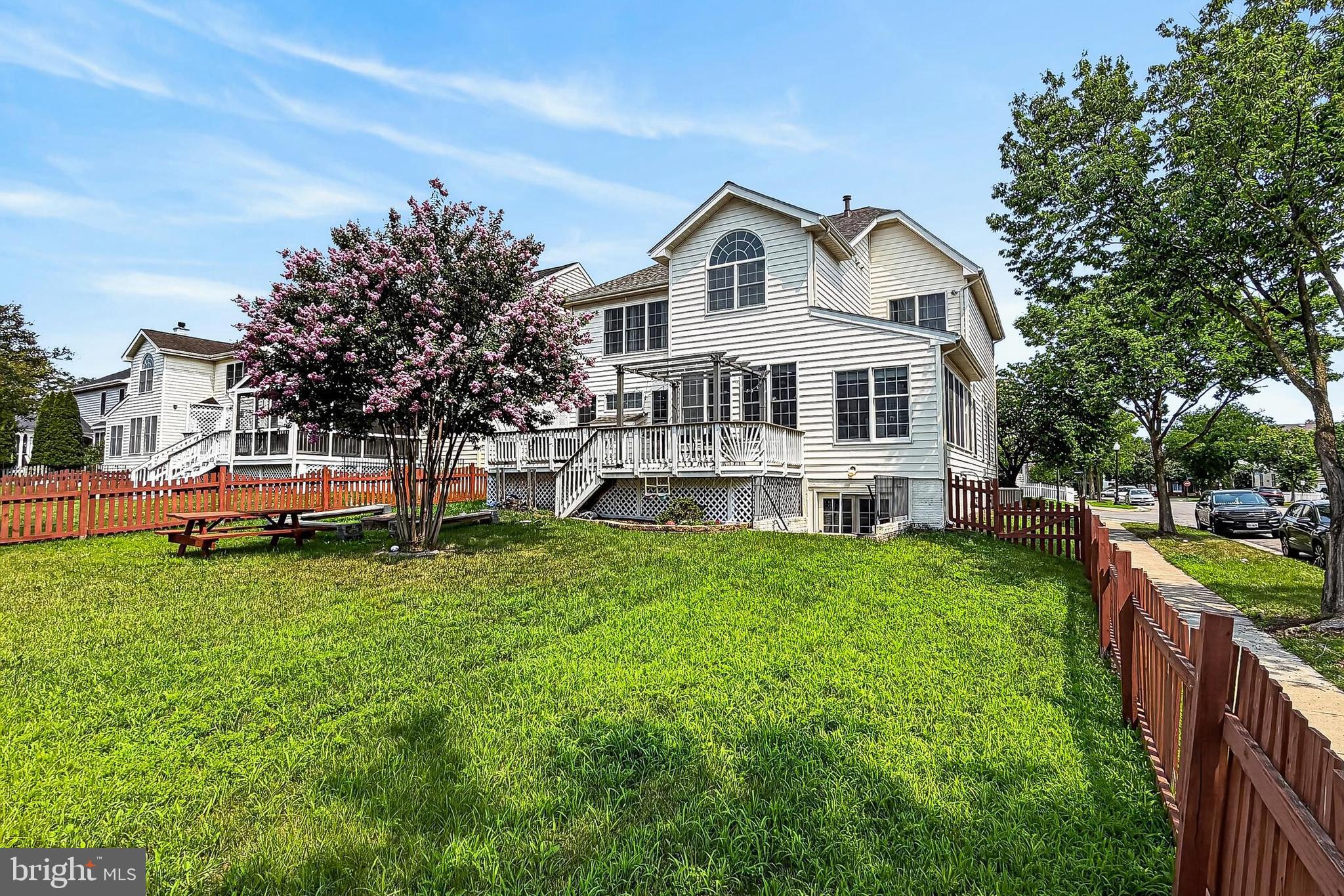 SOUTH RIDING - Residential