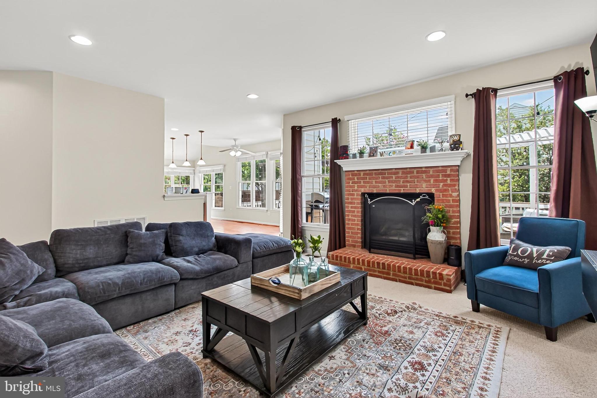 SOUTH RIDING - Residential