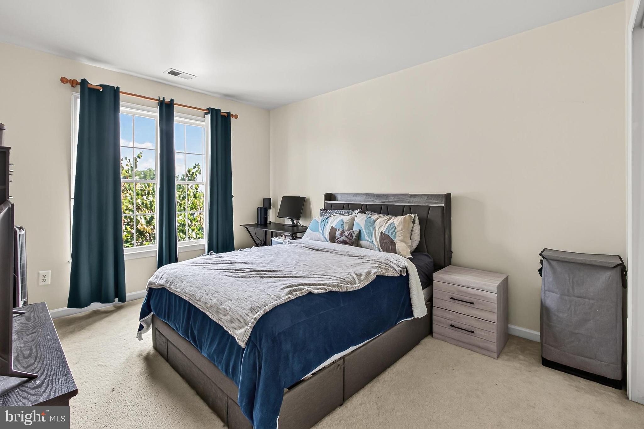 SOUTH RIDING - Residential