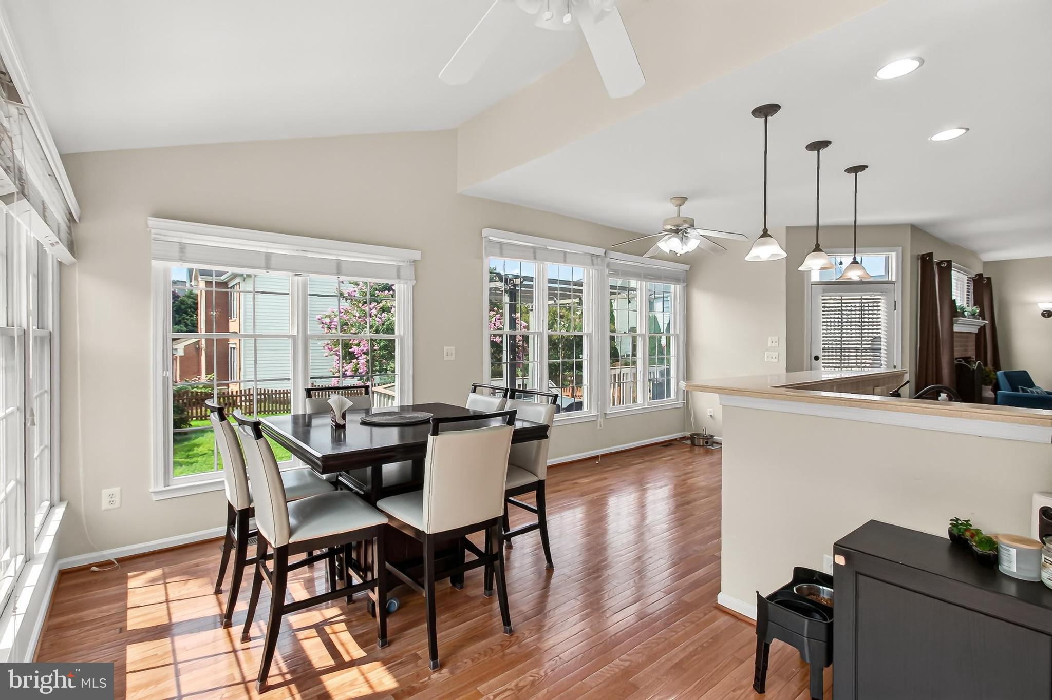 SOUTH RIDING - Residential