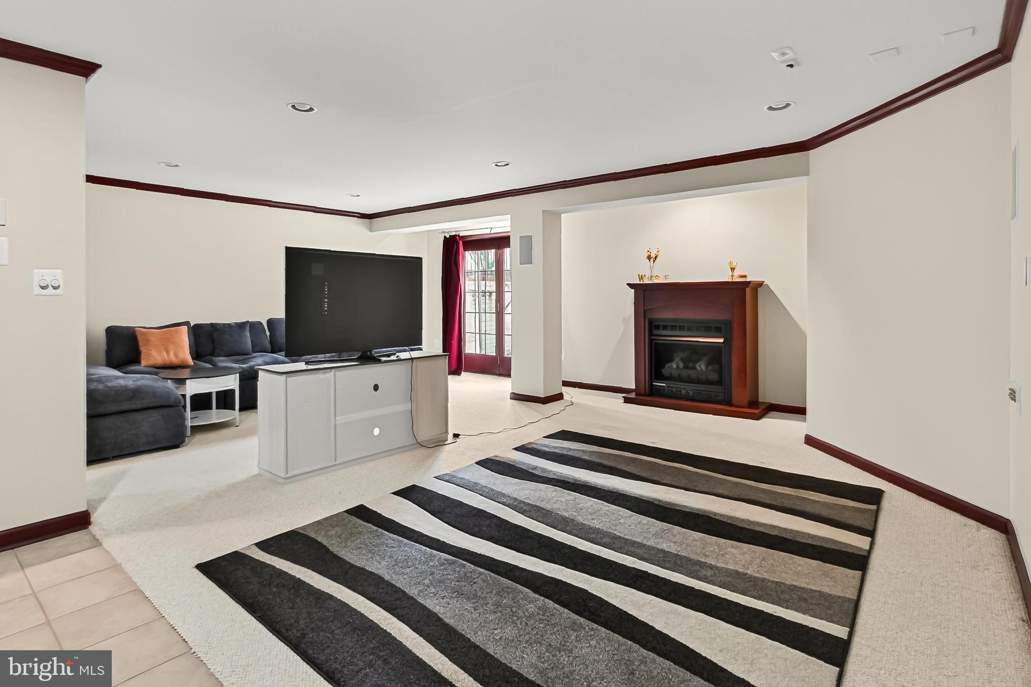 SOUTH RIDING - Residential