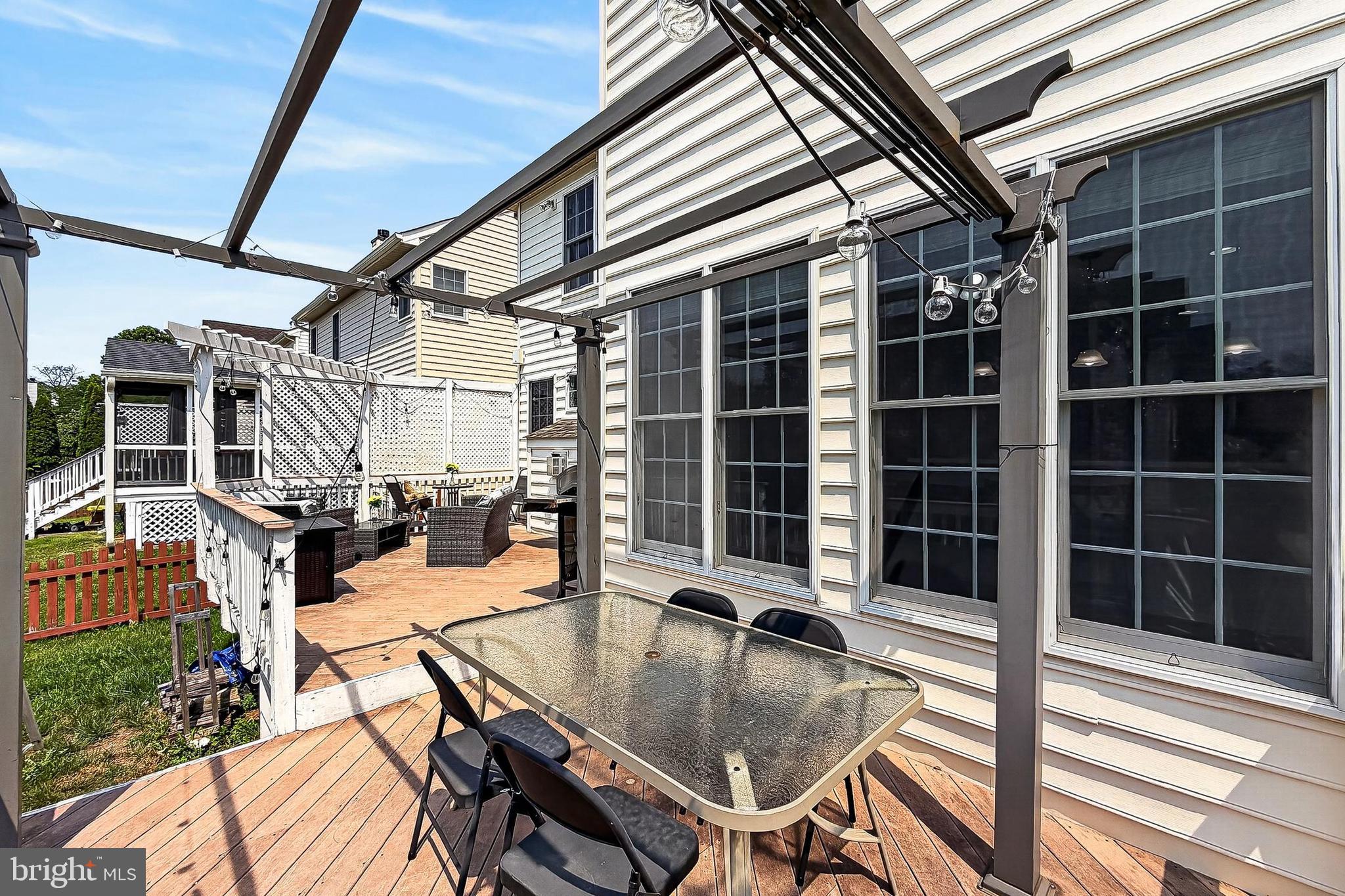 SOUTH RIDING - Residential