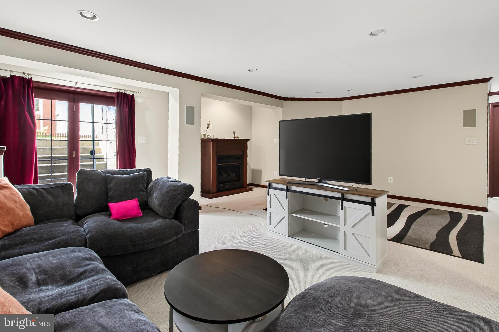 SOUTH RIDING - Residential