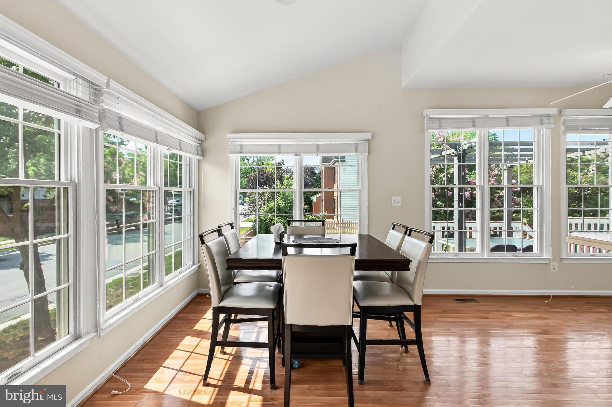 SOUTH RIDING - Residential