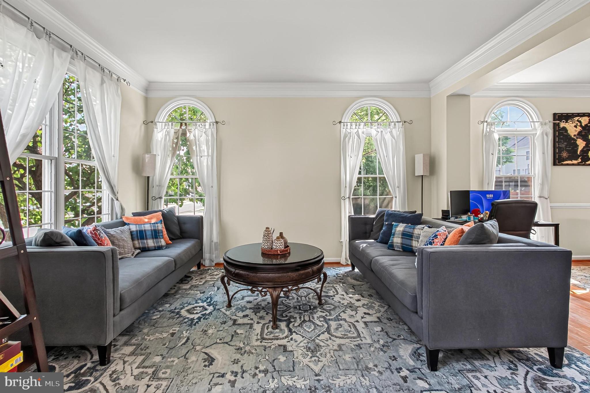 SOUTH RIDING - Residential