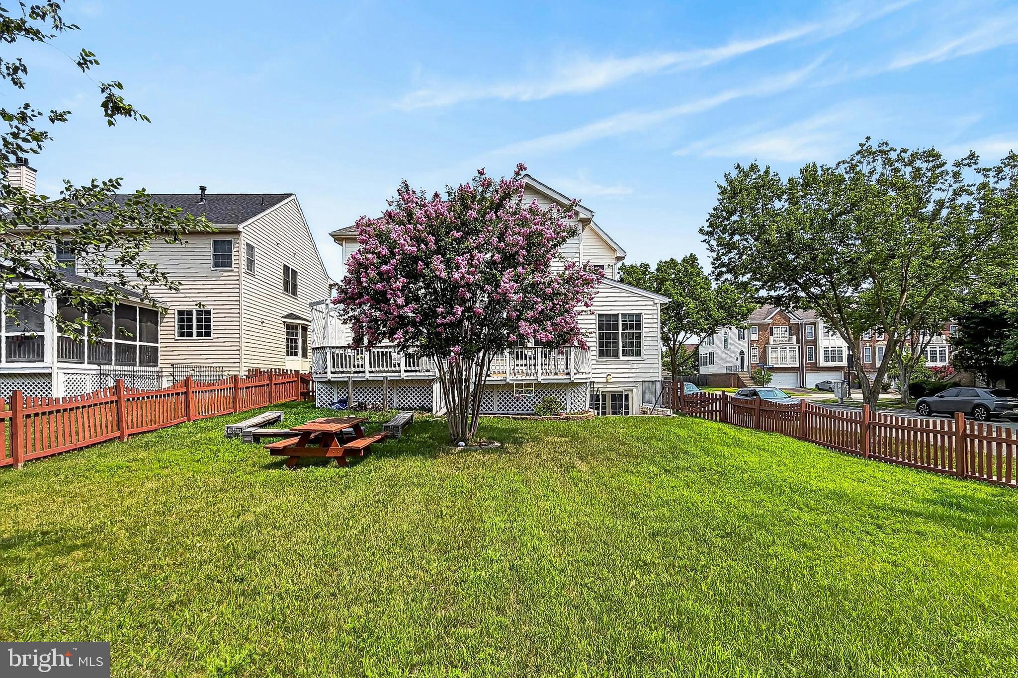 SOUTH RIDING - Residential