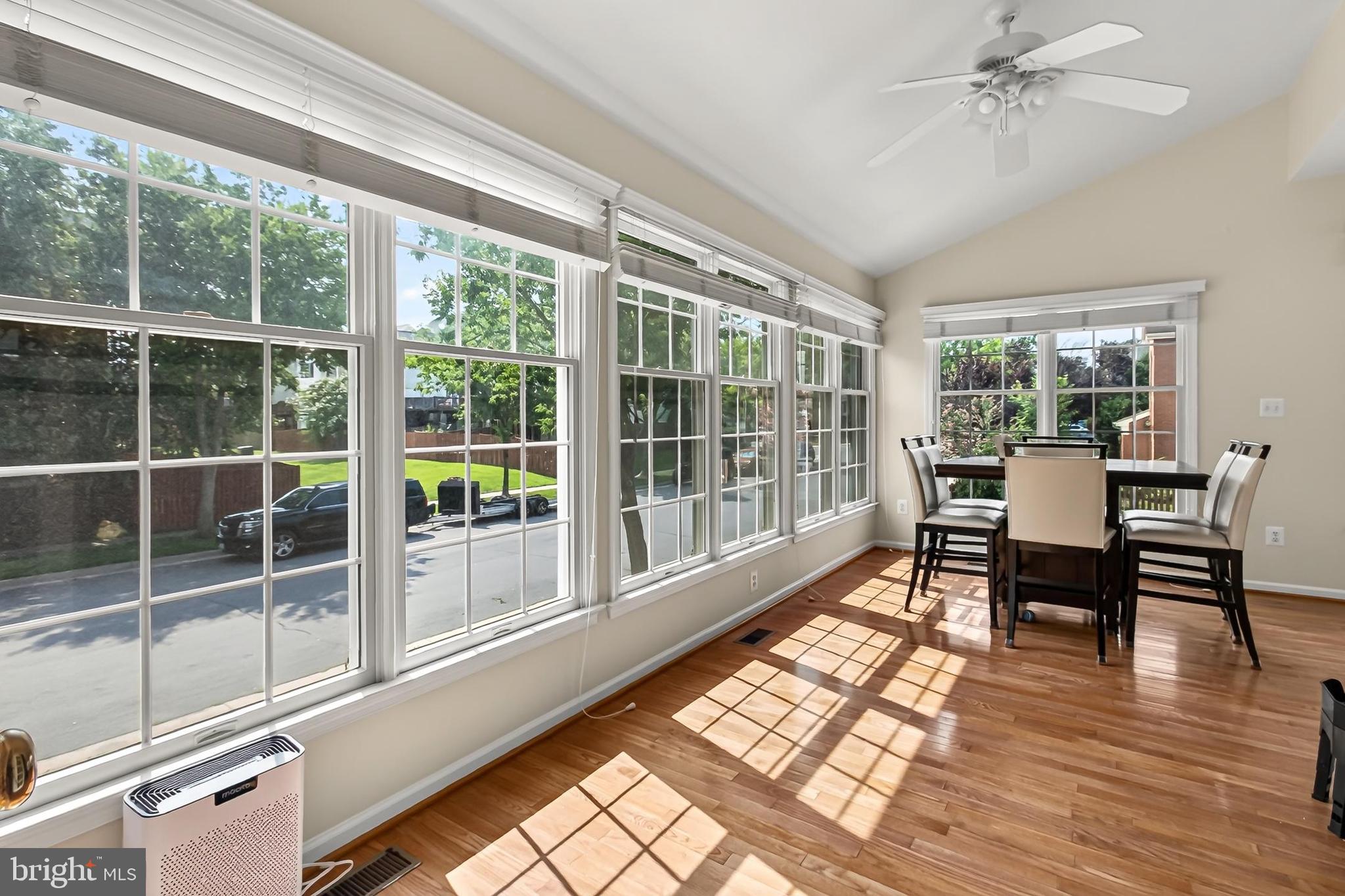 SOUTH RIDING - Residential