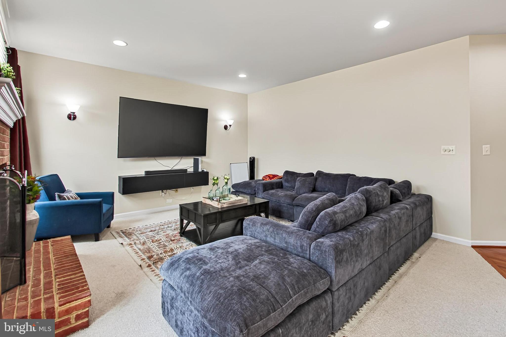 SOUTH RIDING - Residential