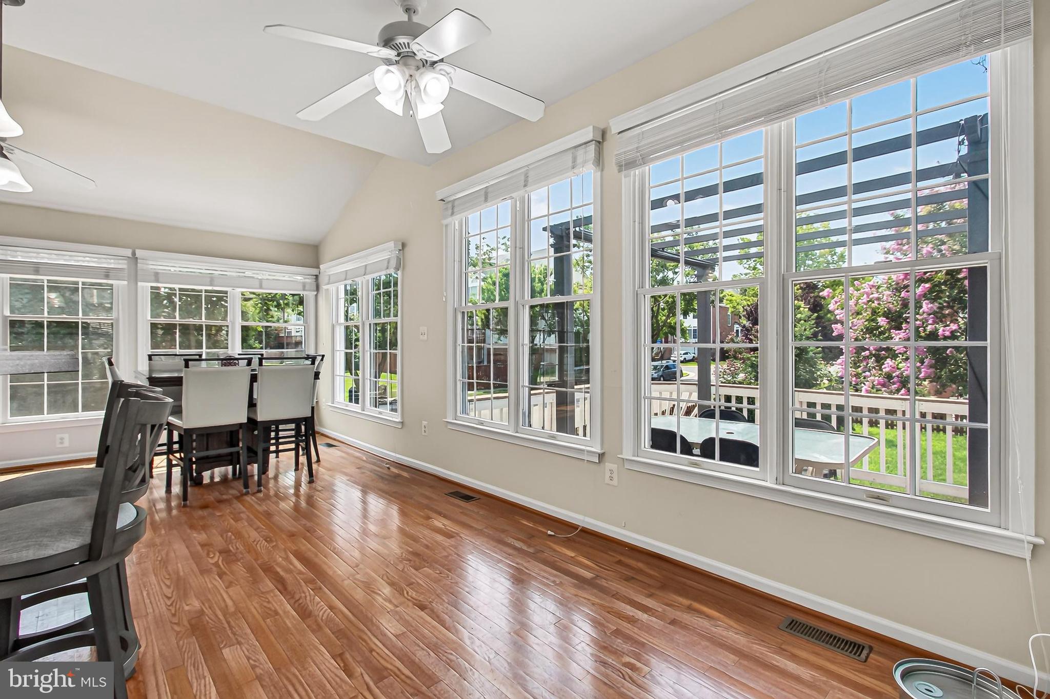 SOUTH RIDING - Residential